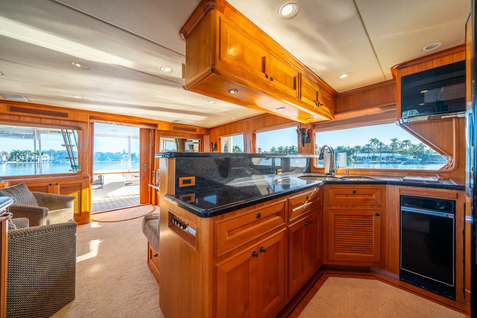 2006 Offshore Yachts 72 Pilothouse — photo 28