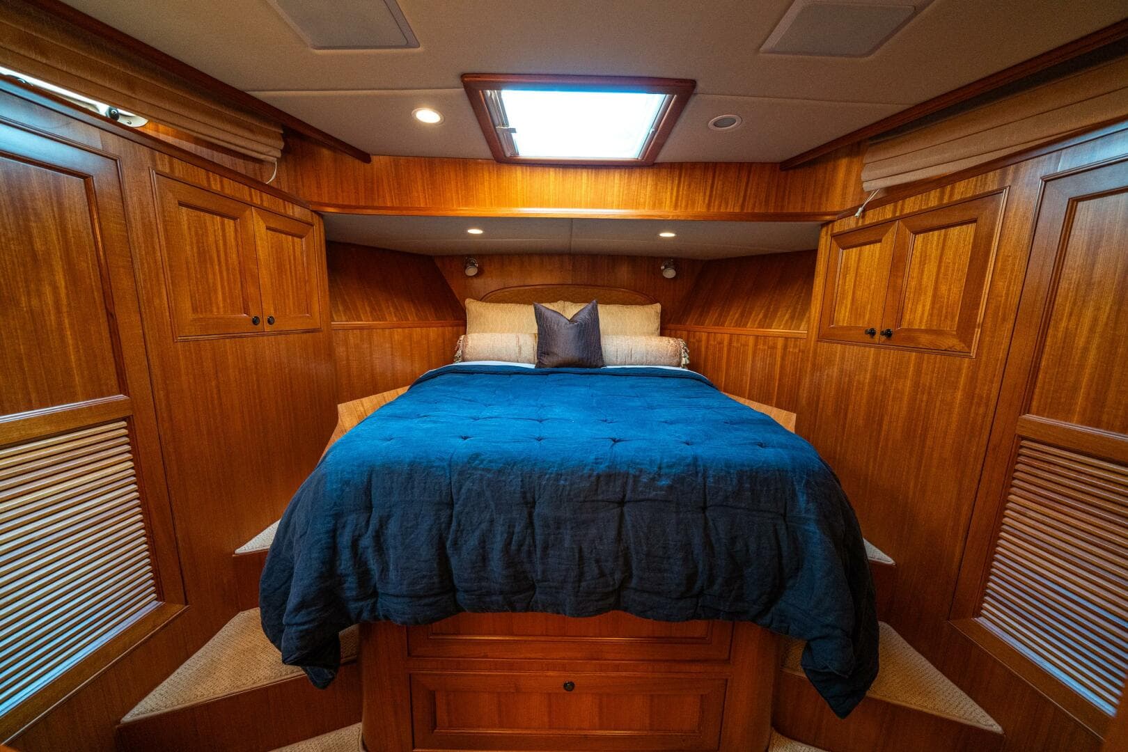 2006 Offshore Yachts 72 Pilothouse — photo 46