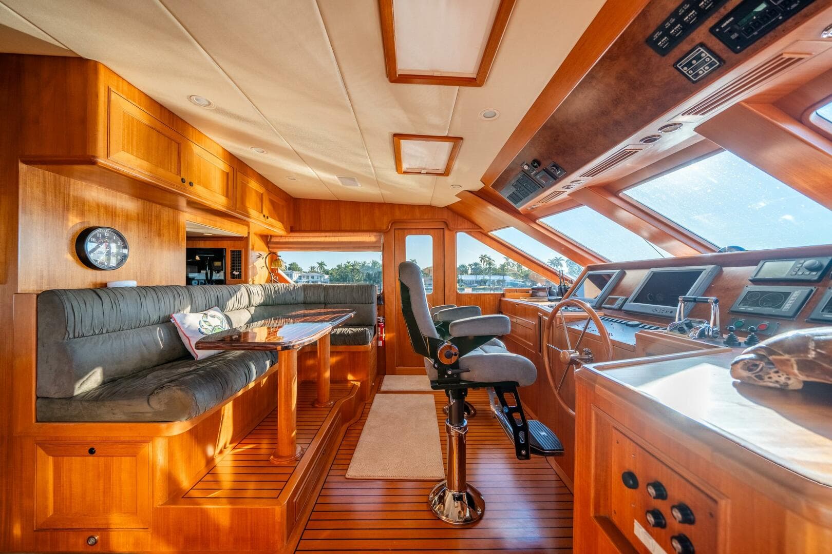 2006 Offshore Yachts 72 Pilothouse — photo 34