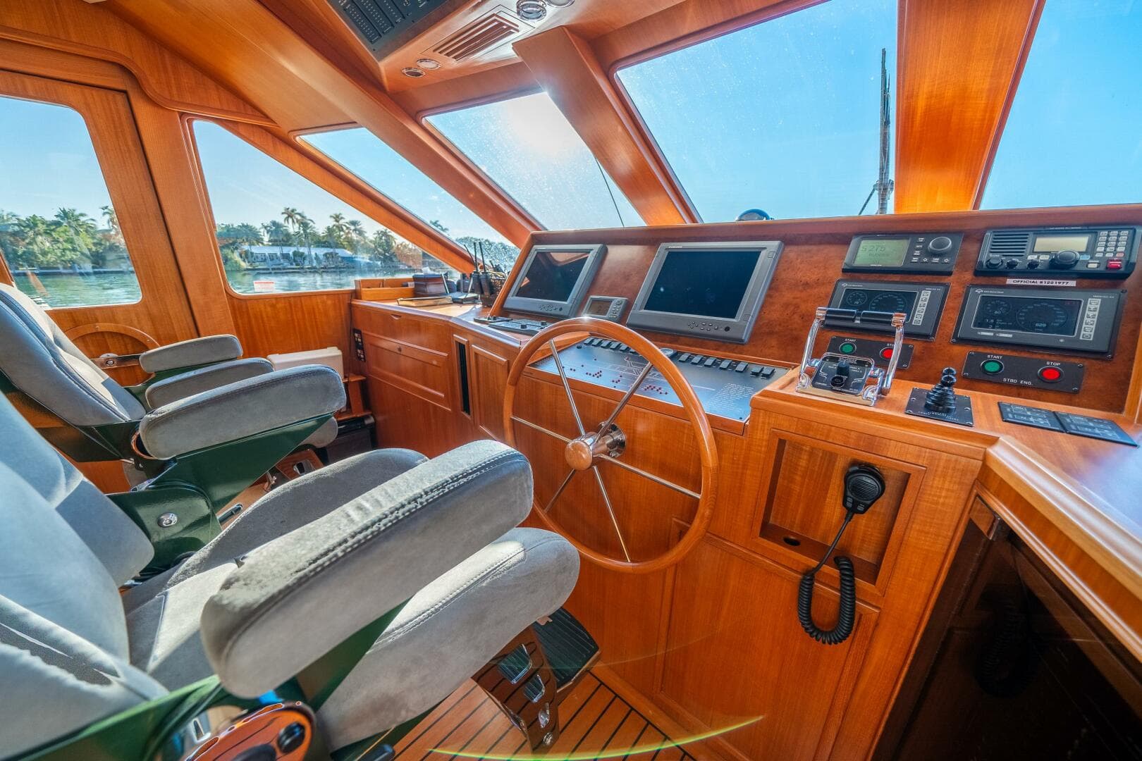 2006 Offshore Yachts 72 Pilothouse — photo 35