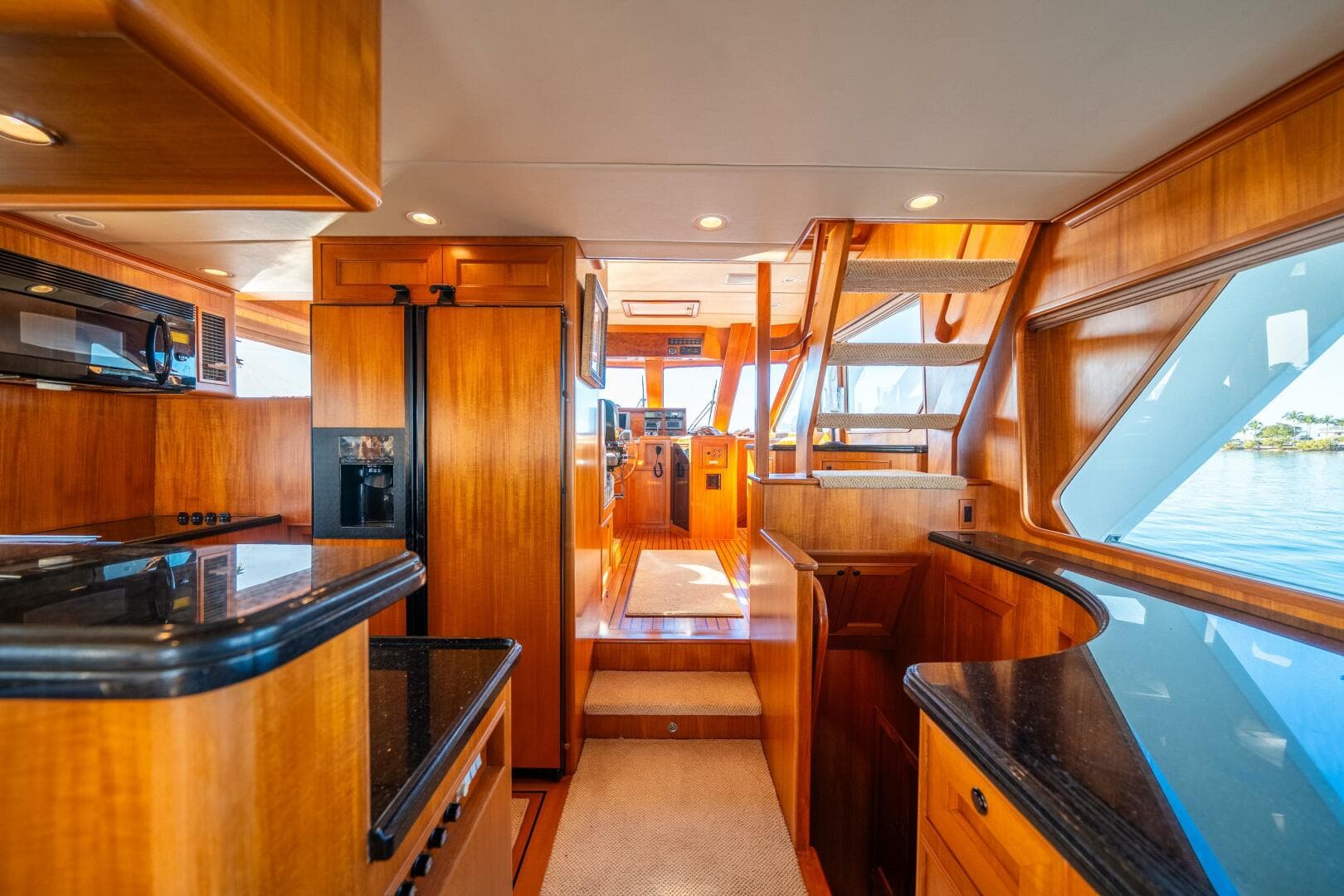 2006 Offshore Yachts 72 Pilothouse — photo 27