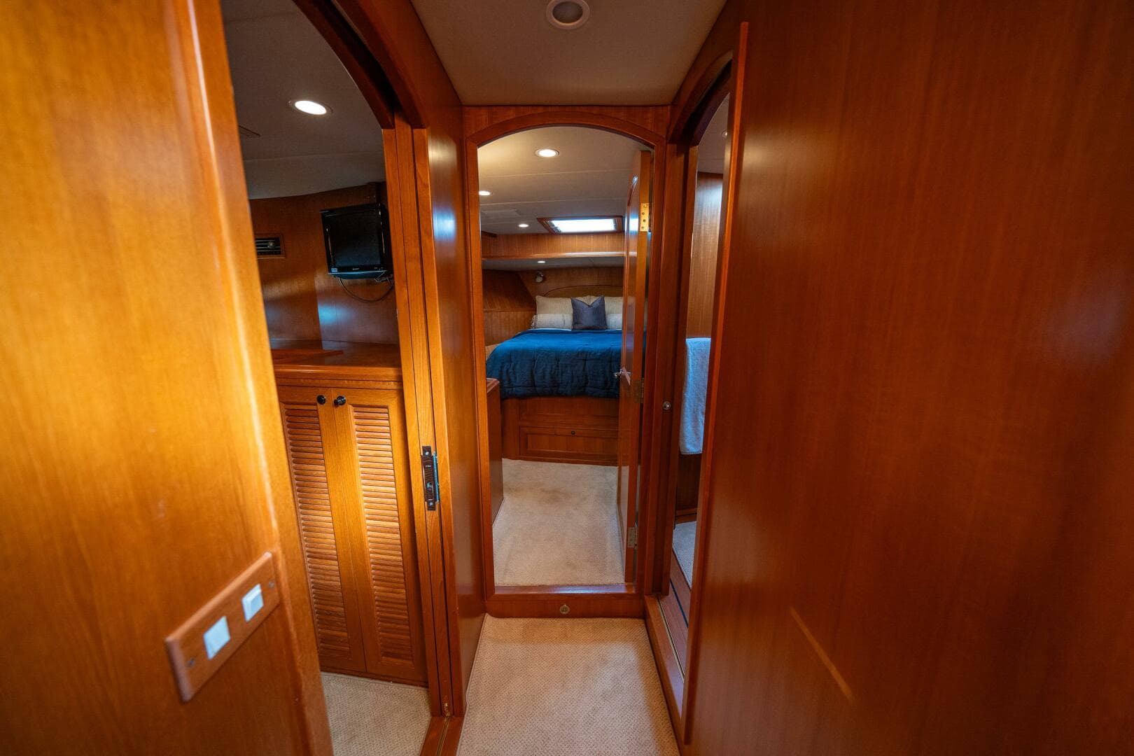2006 Offshore Yachts 72 Pilothouse — photo 45