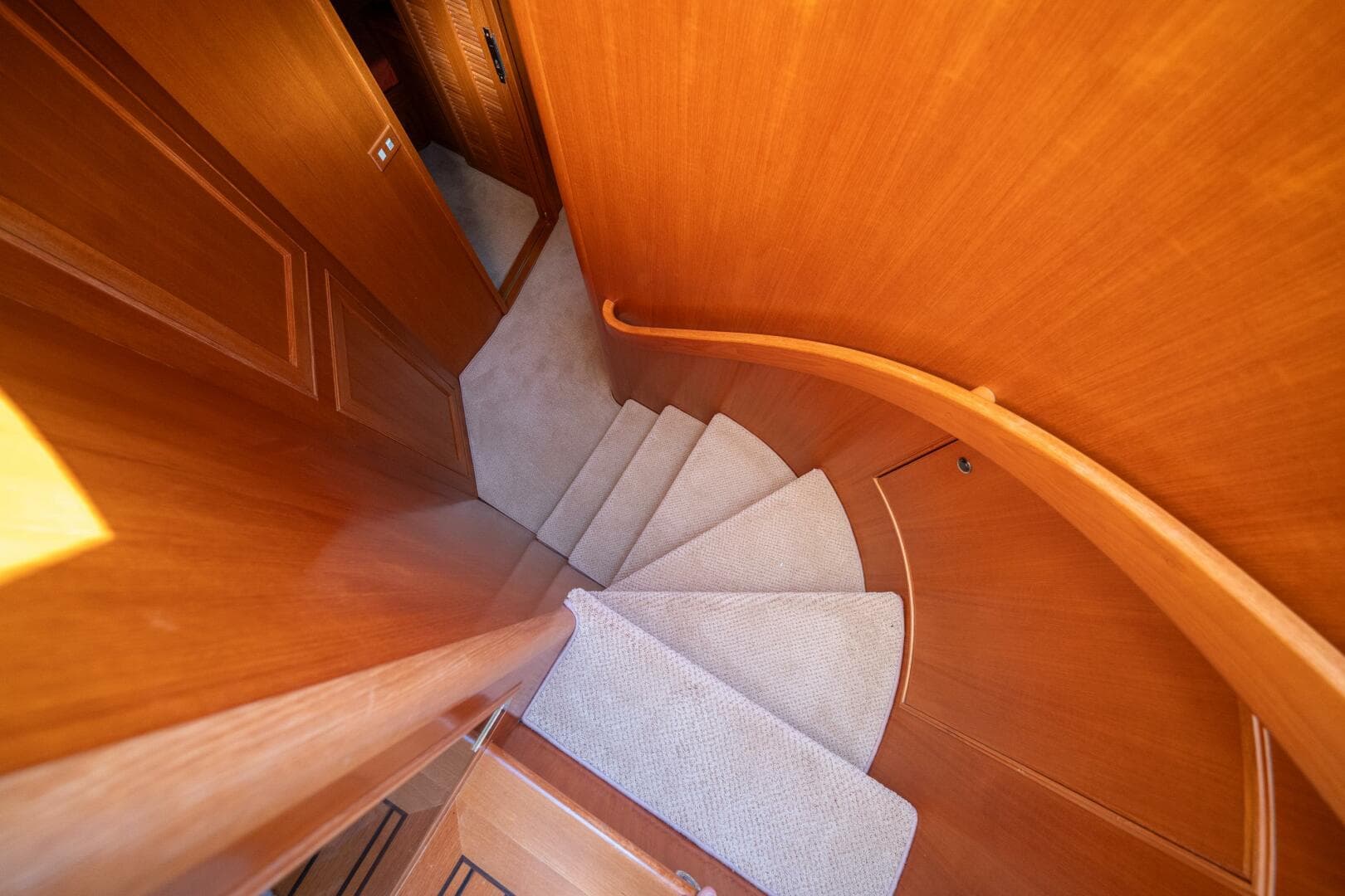 2006 Offshore Yachts 72 Pilothouse — photo 37