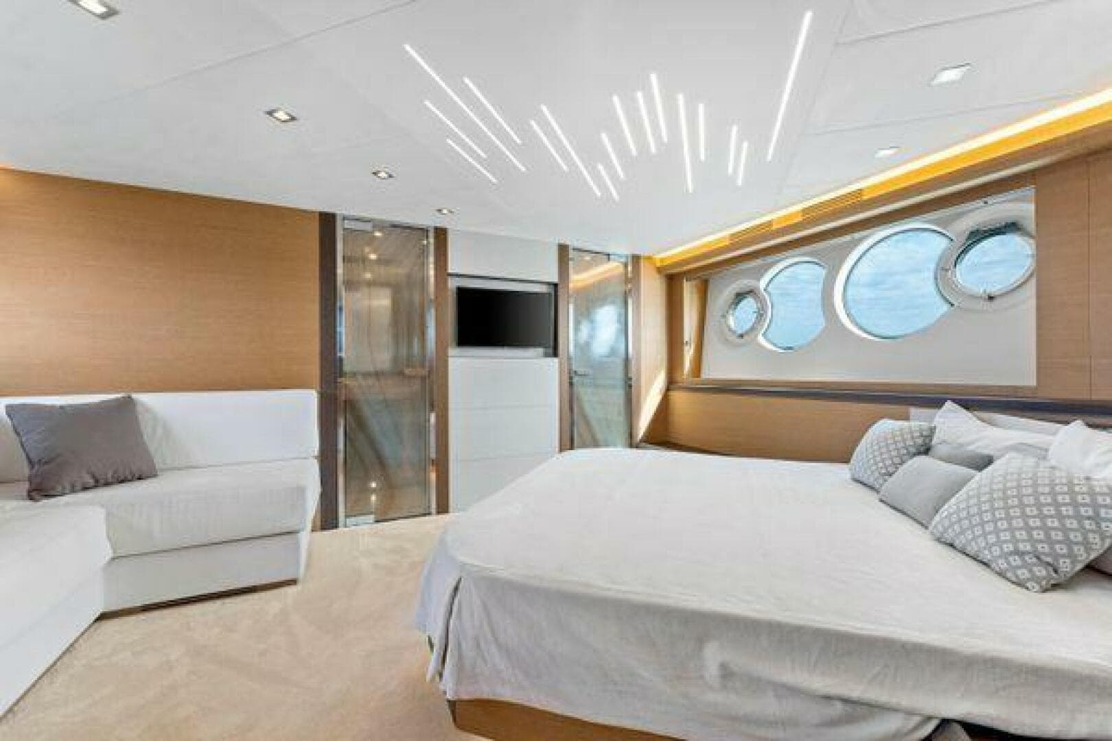 2018 Monte Carlo Yachts 70 — photo 69