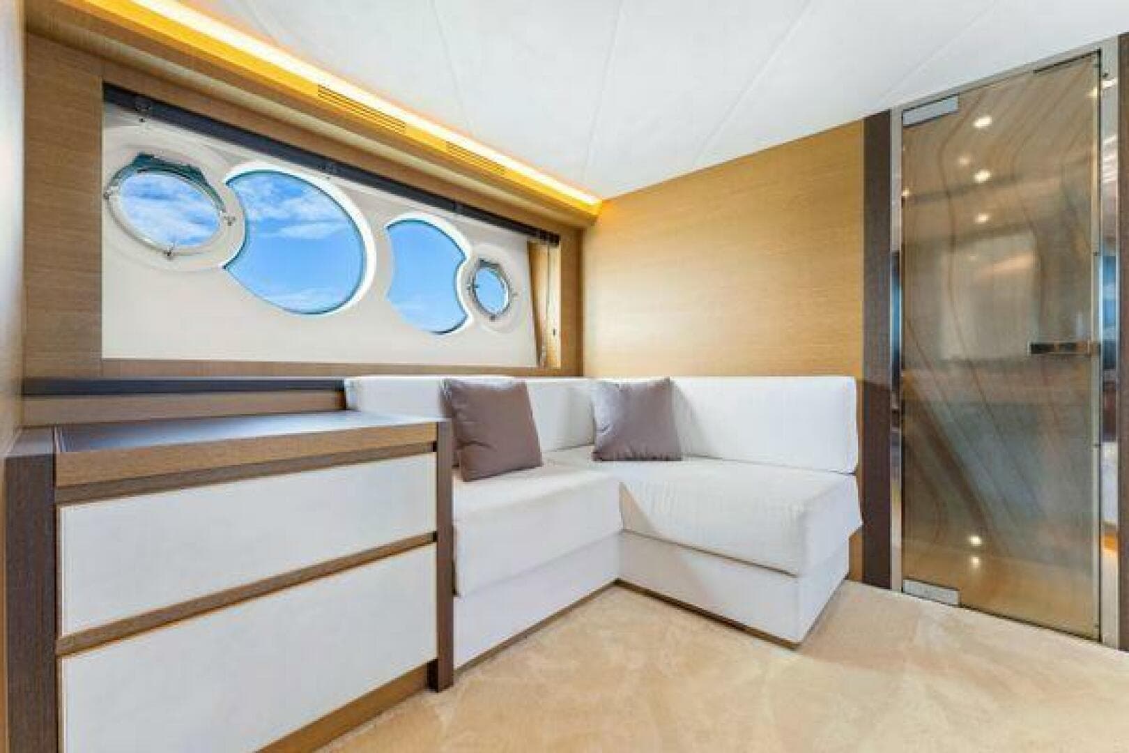 2018 Monte Carlo Yachts 70 — photo 73