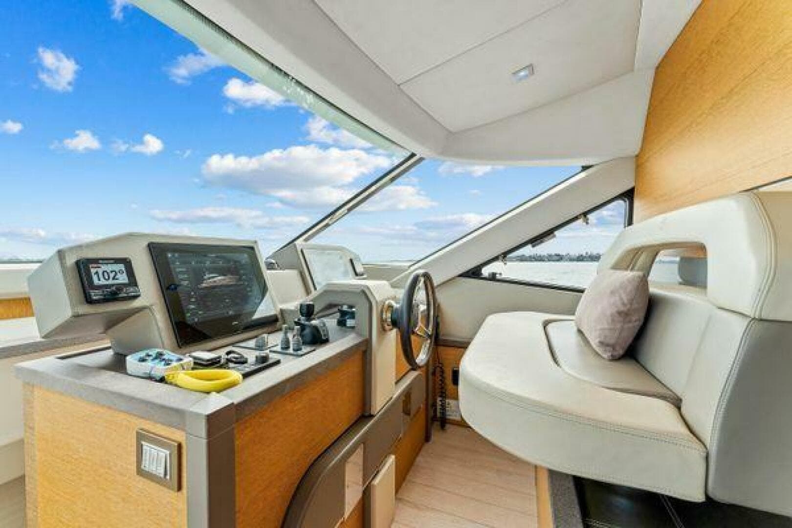 2018 Monte Carlo Yachts 70 — photo 63