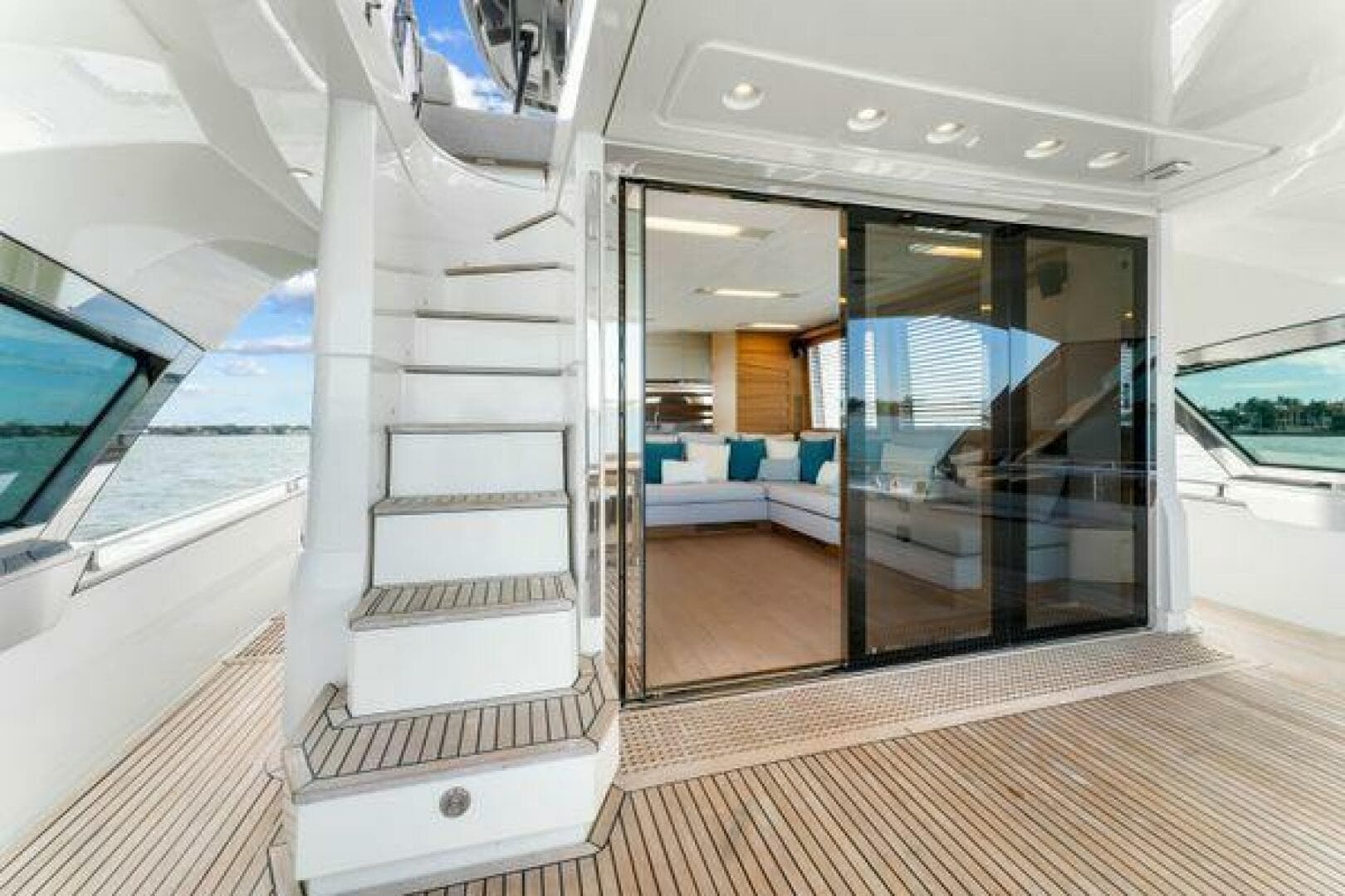 2018 Monte Carlo Yachts 70 — photo 55