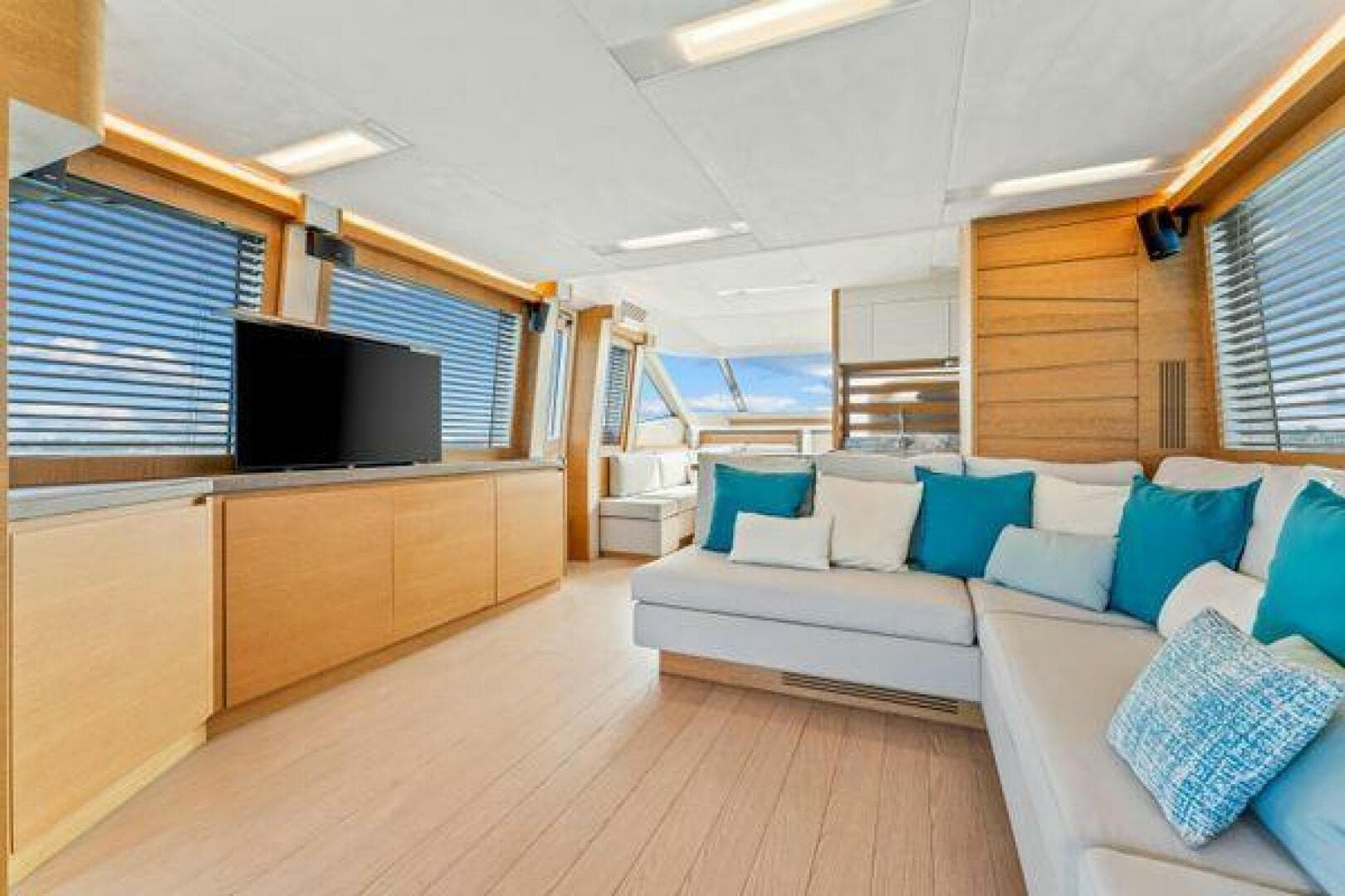 2018 Monte Carlo Yachts 70 — photo 57