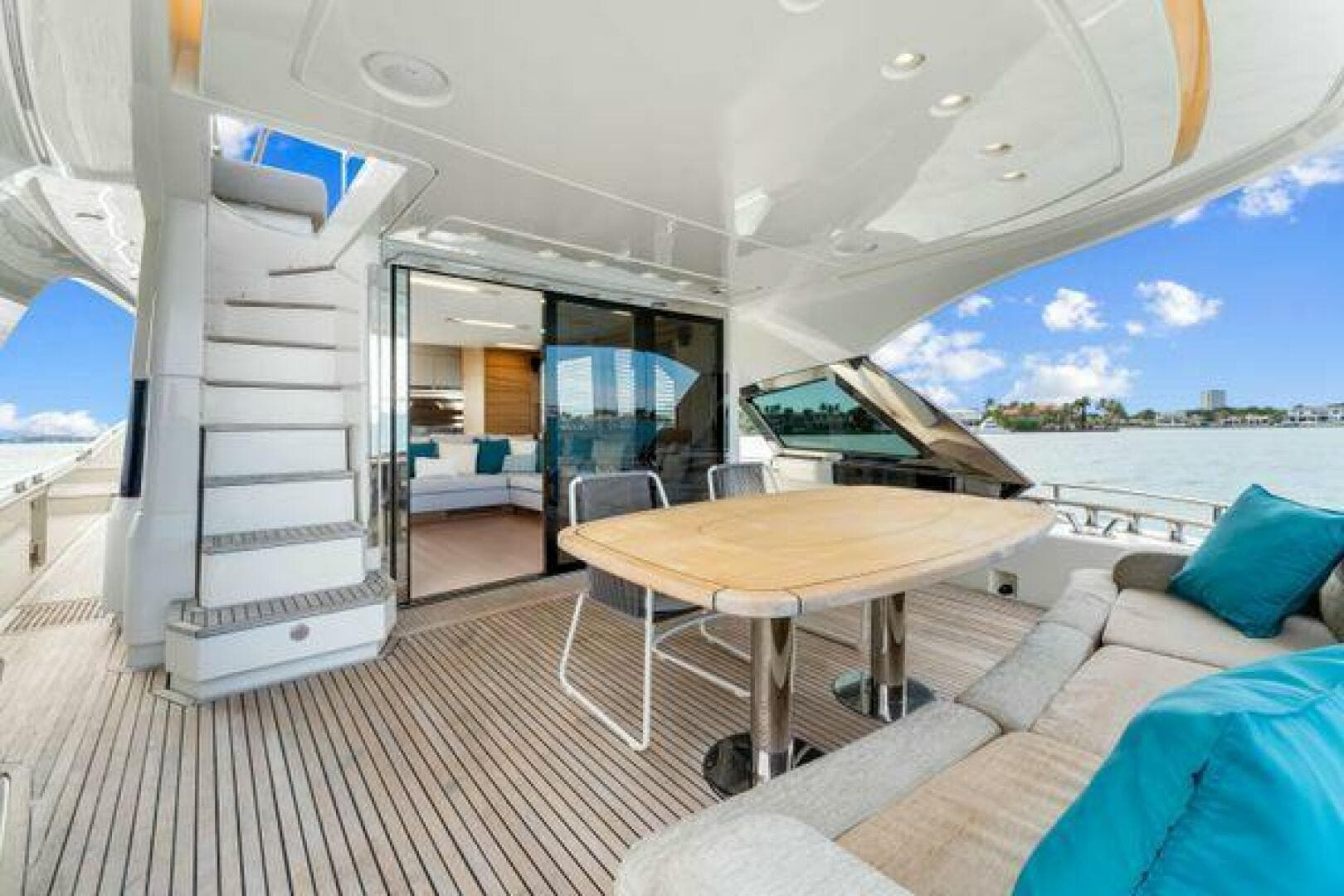 2018 Monte Carlo Yachts 70 — photo 37