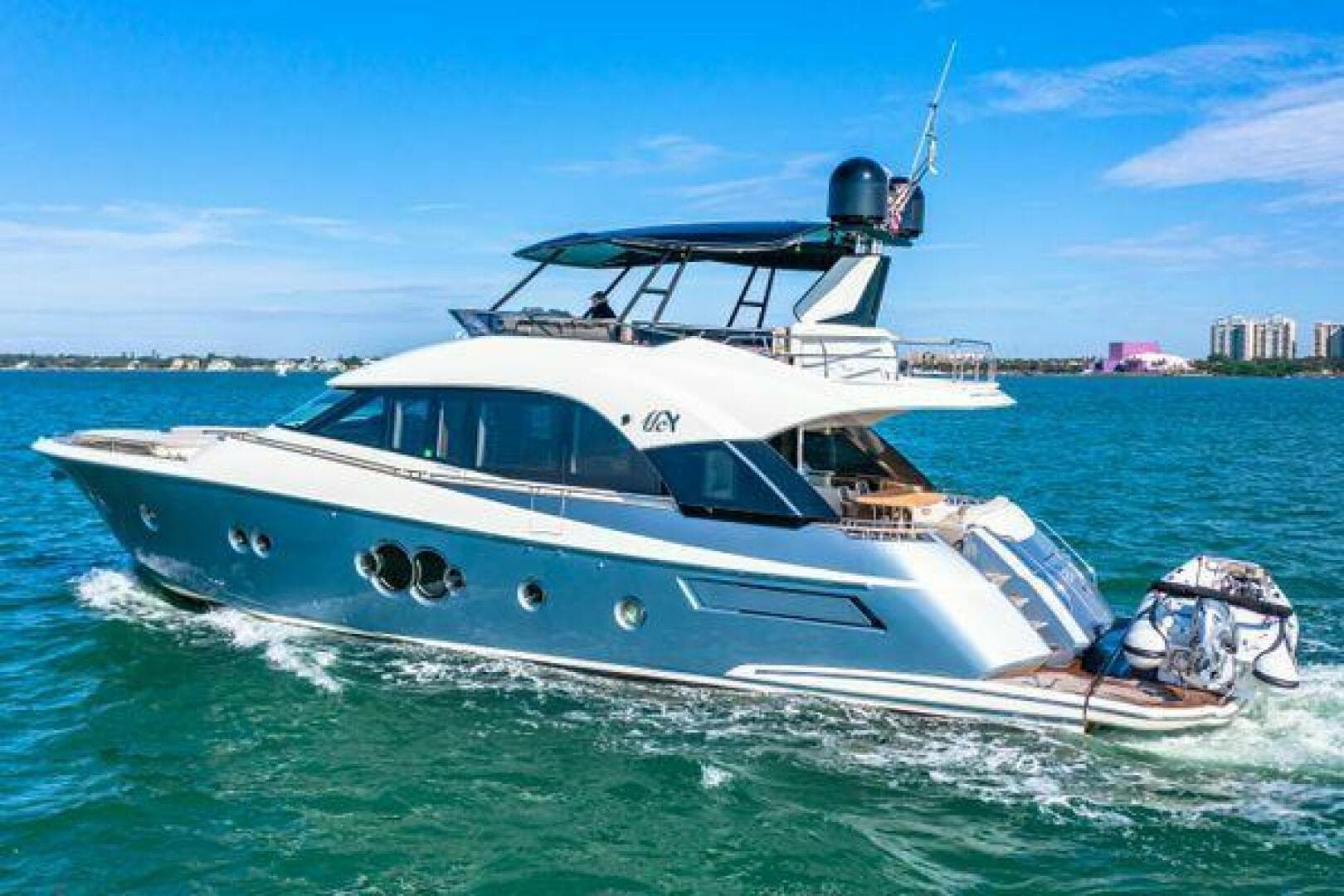 2018 Monte Carlo Yachts 70 — photo 17