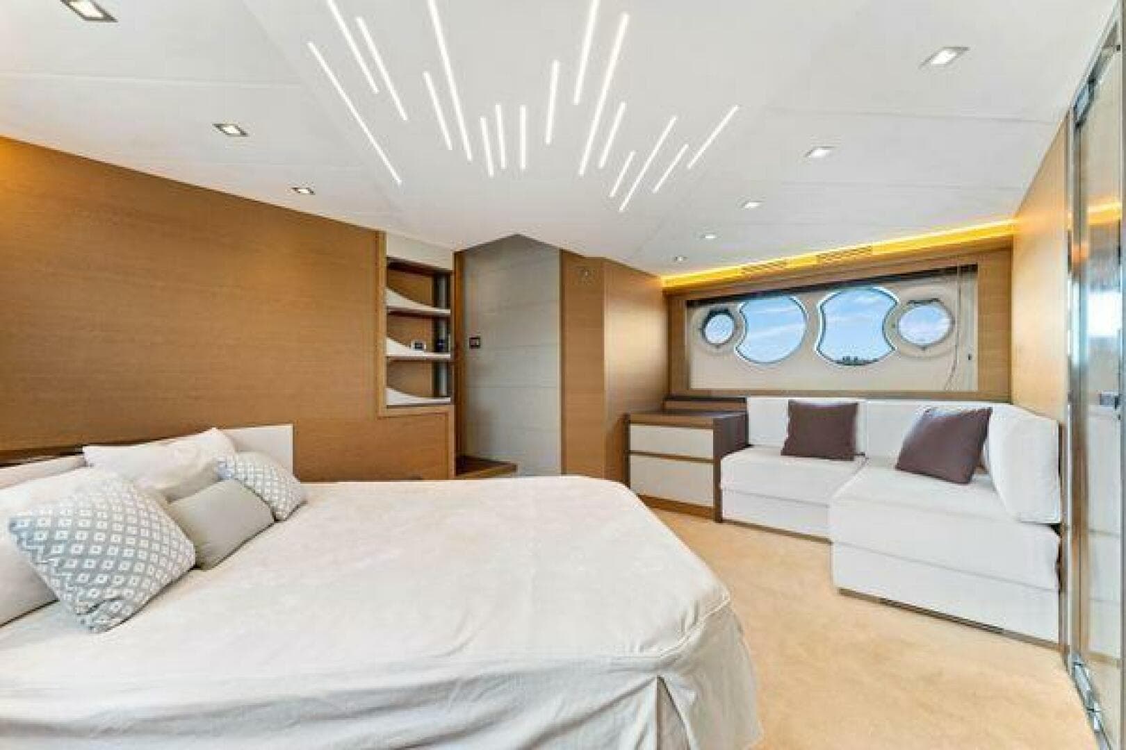 2018 Monte Carlo Yachts 70 — photo 71