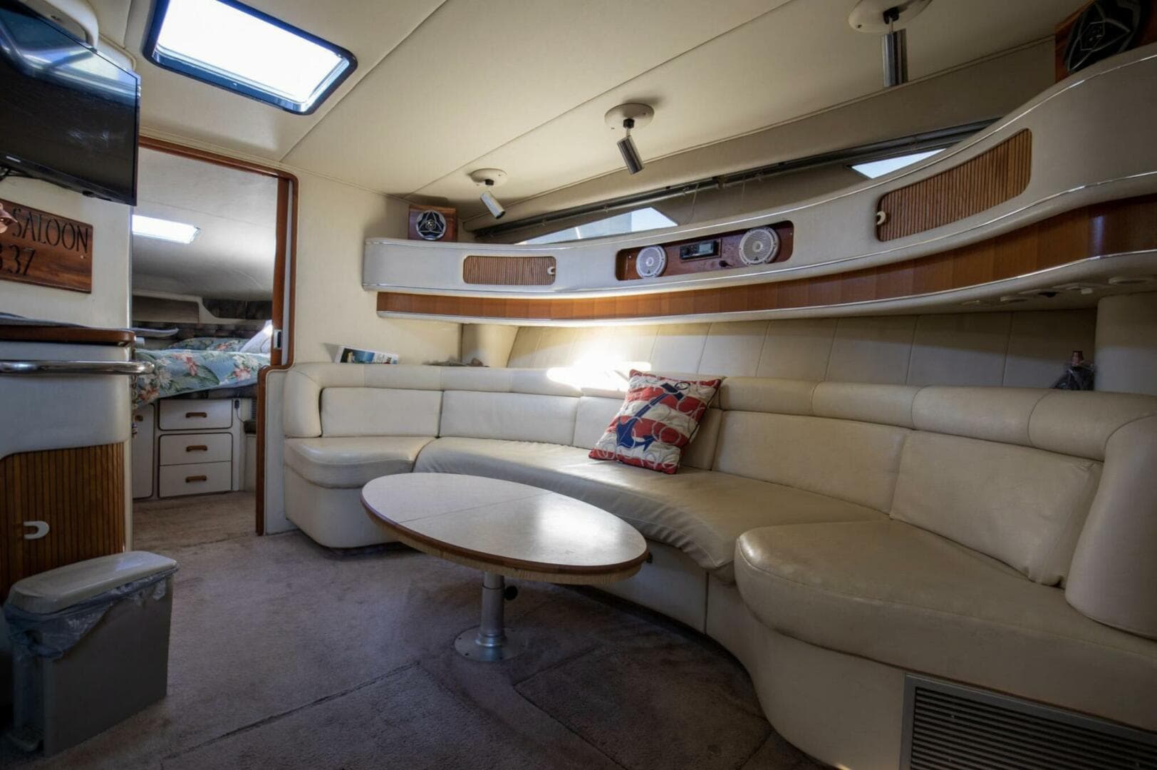 1990 Sea Ray 420 Sundancer — photo 25