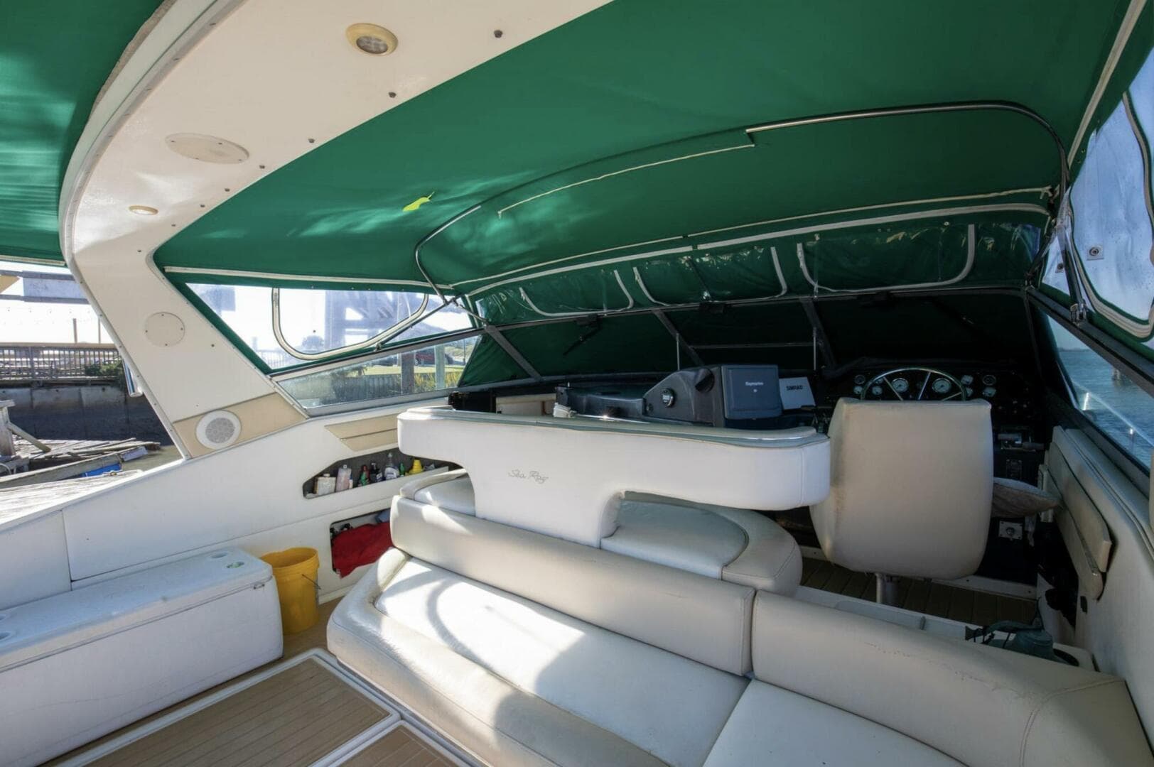1990 Sea Ray 420 Sundancer — photo 15