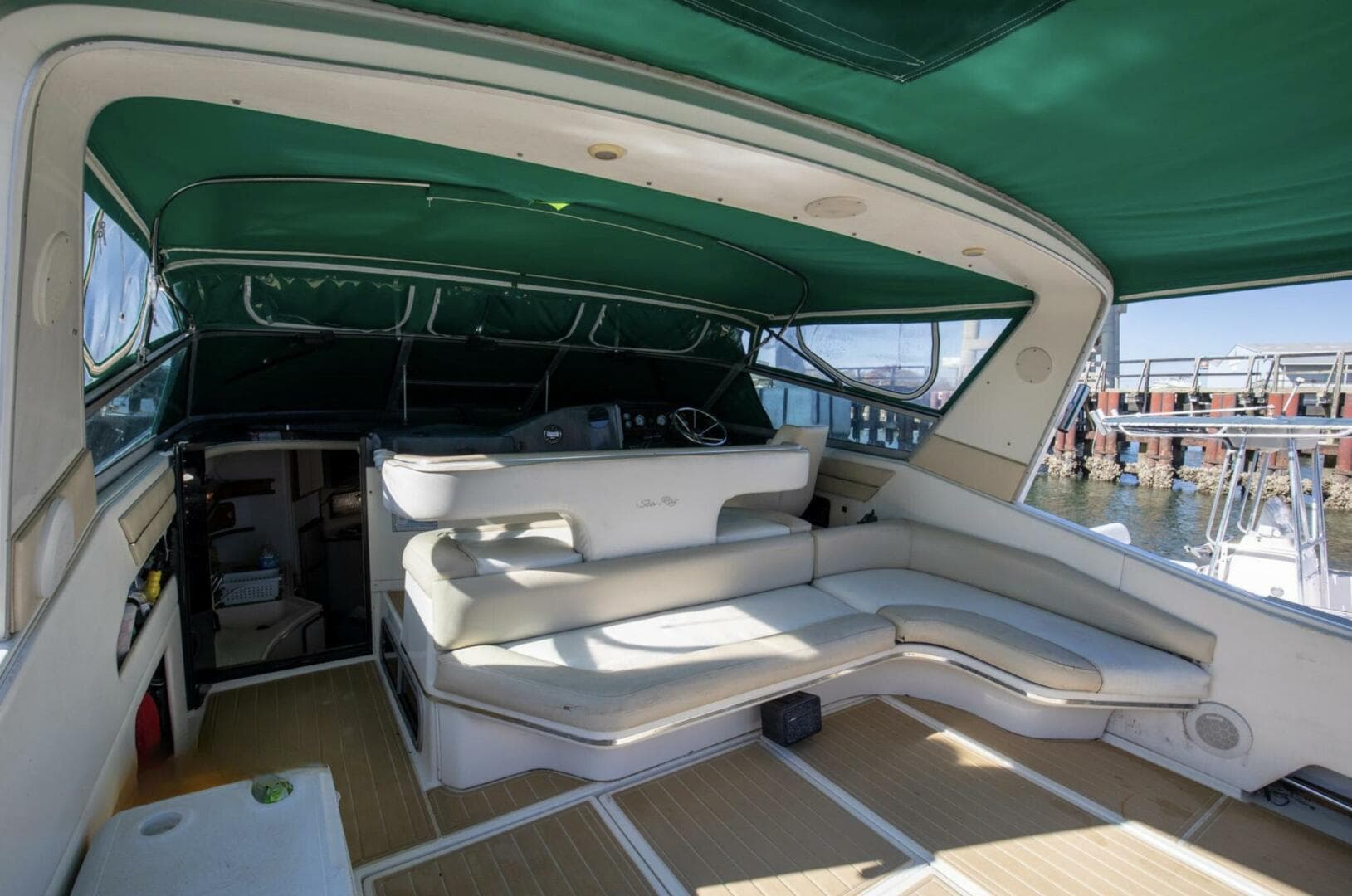 1990 Sea Ray 420 Sundancer — photo 14