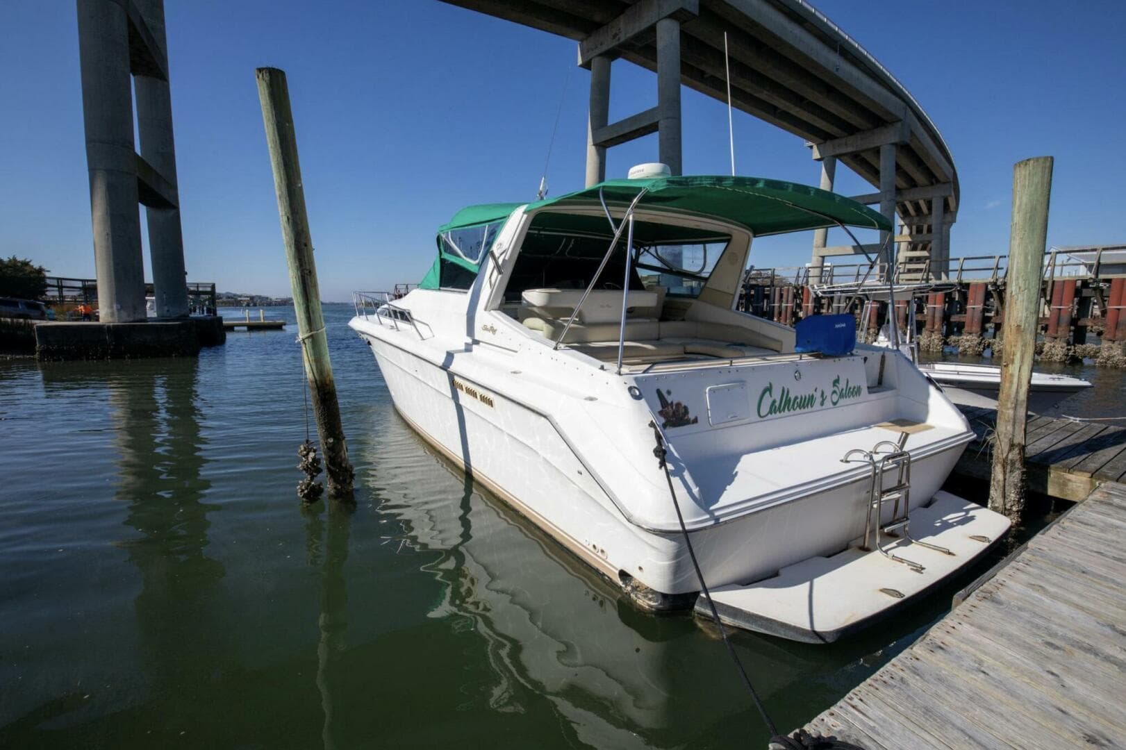 1990 Sea Ray 420 Sundancer — photo 9