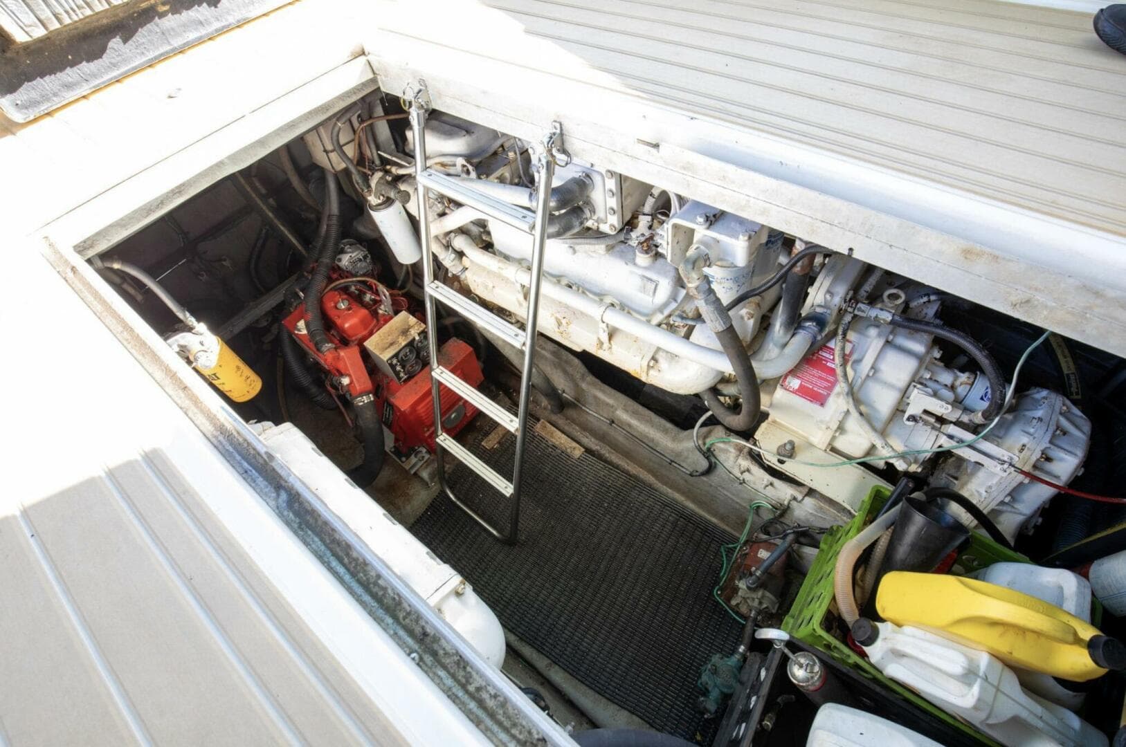 1990 Sea Ray 420 Sundancer — photo 34