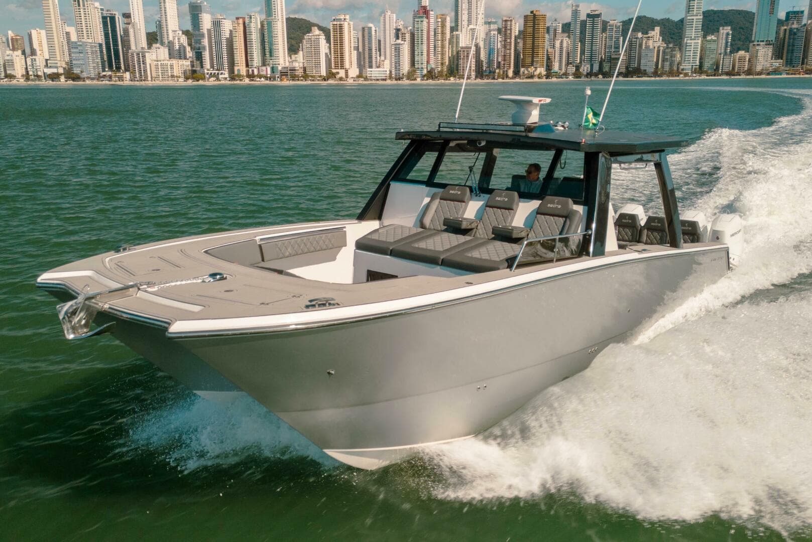 2025 Sedna 370 Cabin — photo 1