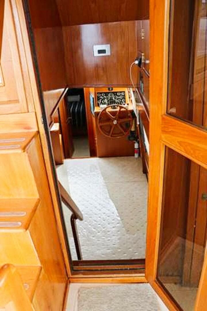 1988 Ocean Alexander Cockpit Motor Yacht 54 — photo 23