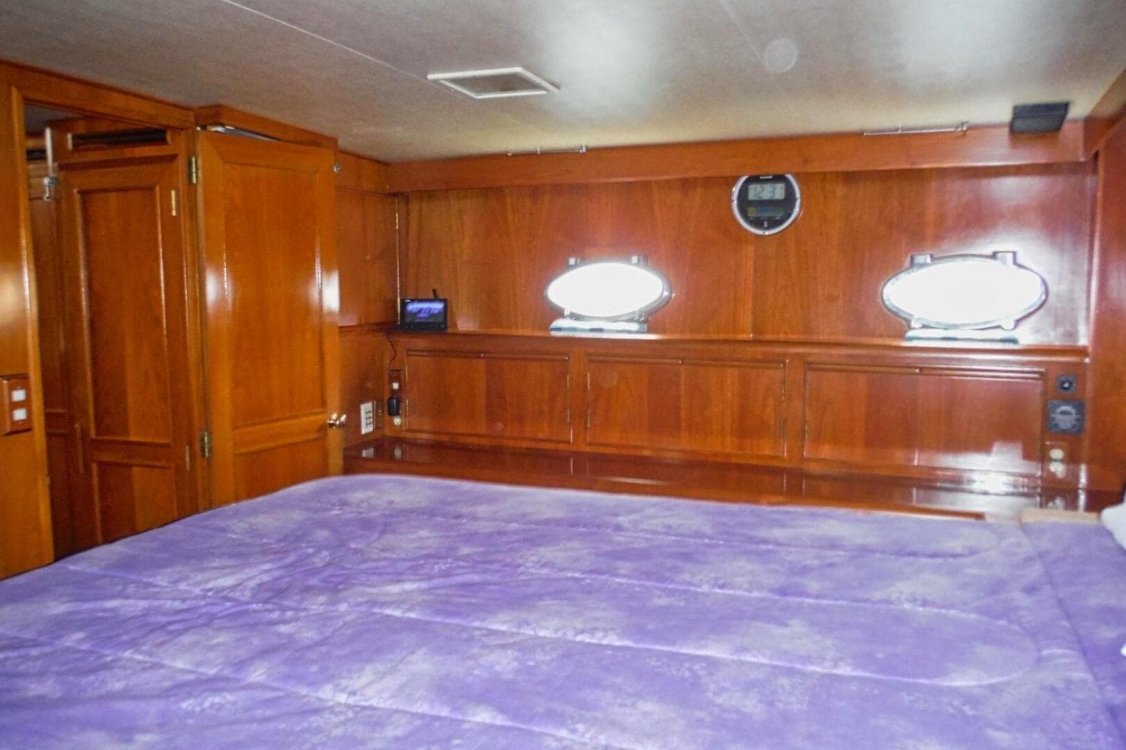 1988 Ocean Alexander Cockpit Motor Yacht 54 — photo 36