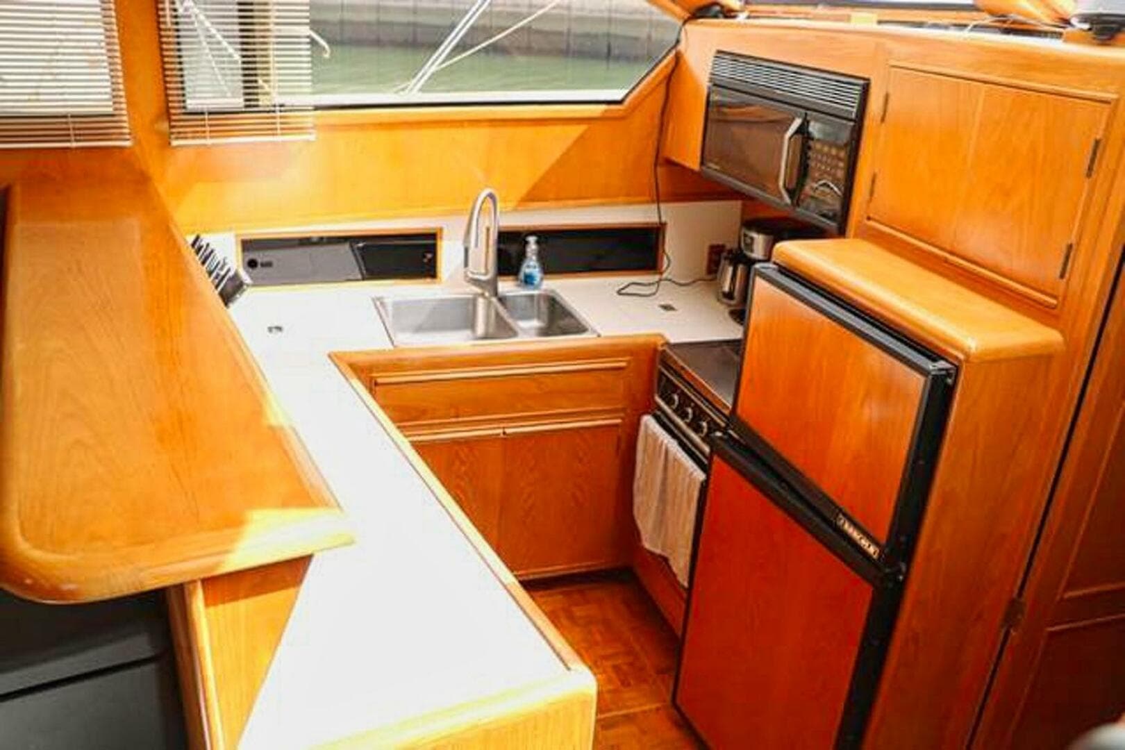 1988 Ocean Alexander Cockpit Motor Yacht 54 — photo 31