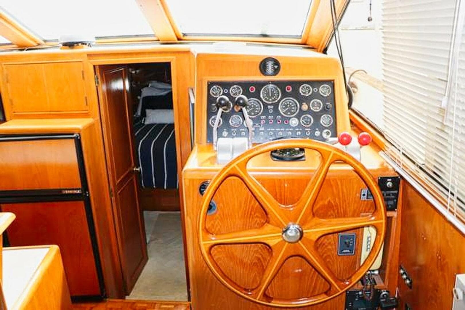 1988 Ocean Alexander Cockpit Motor Yacht 54 — photo 25