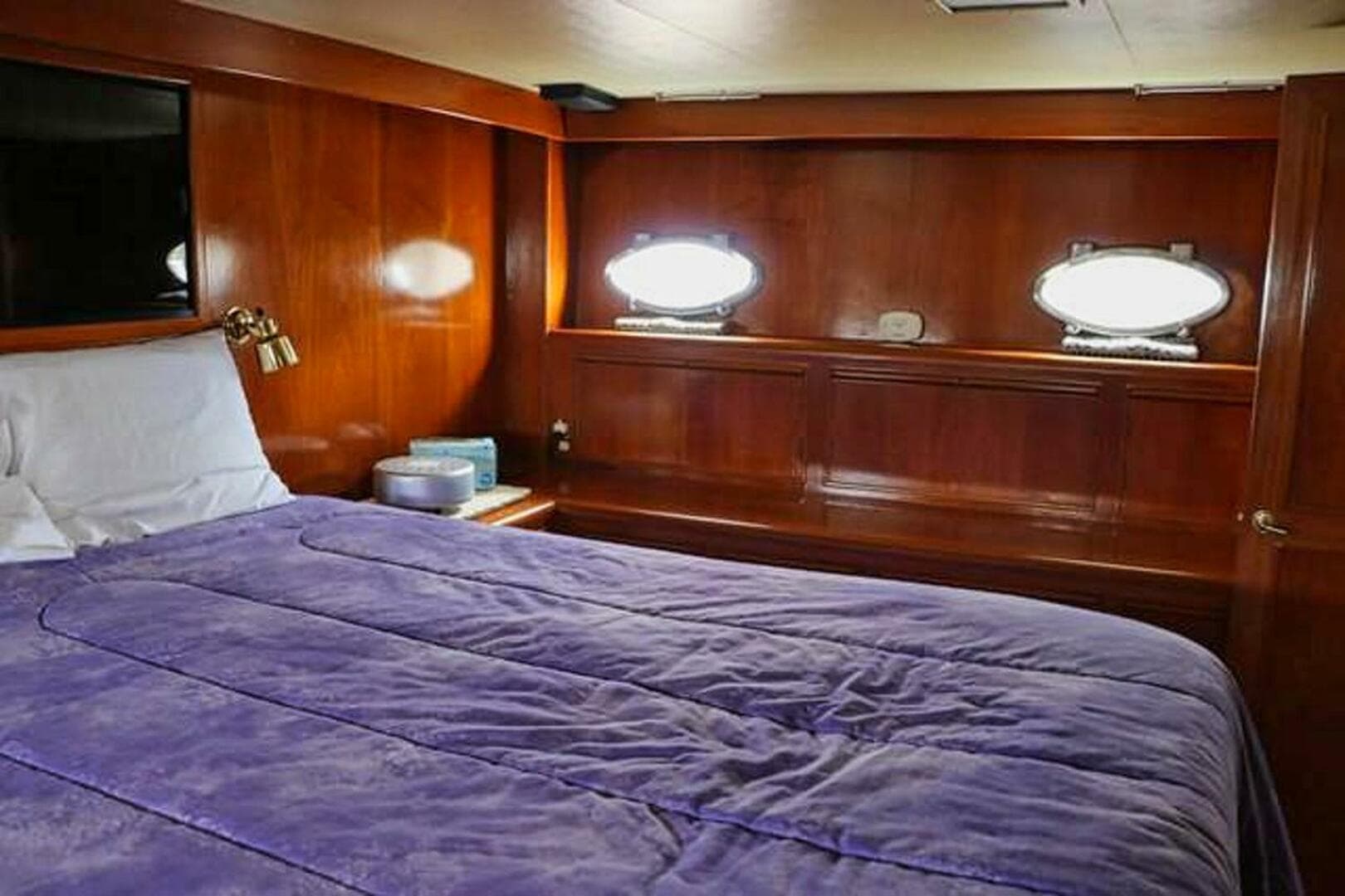 1988 Ocean Alexander Cockpit Motor Yacht 54 — photo 38