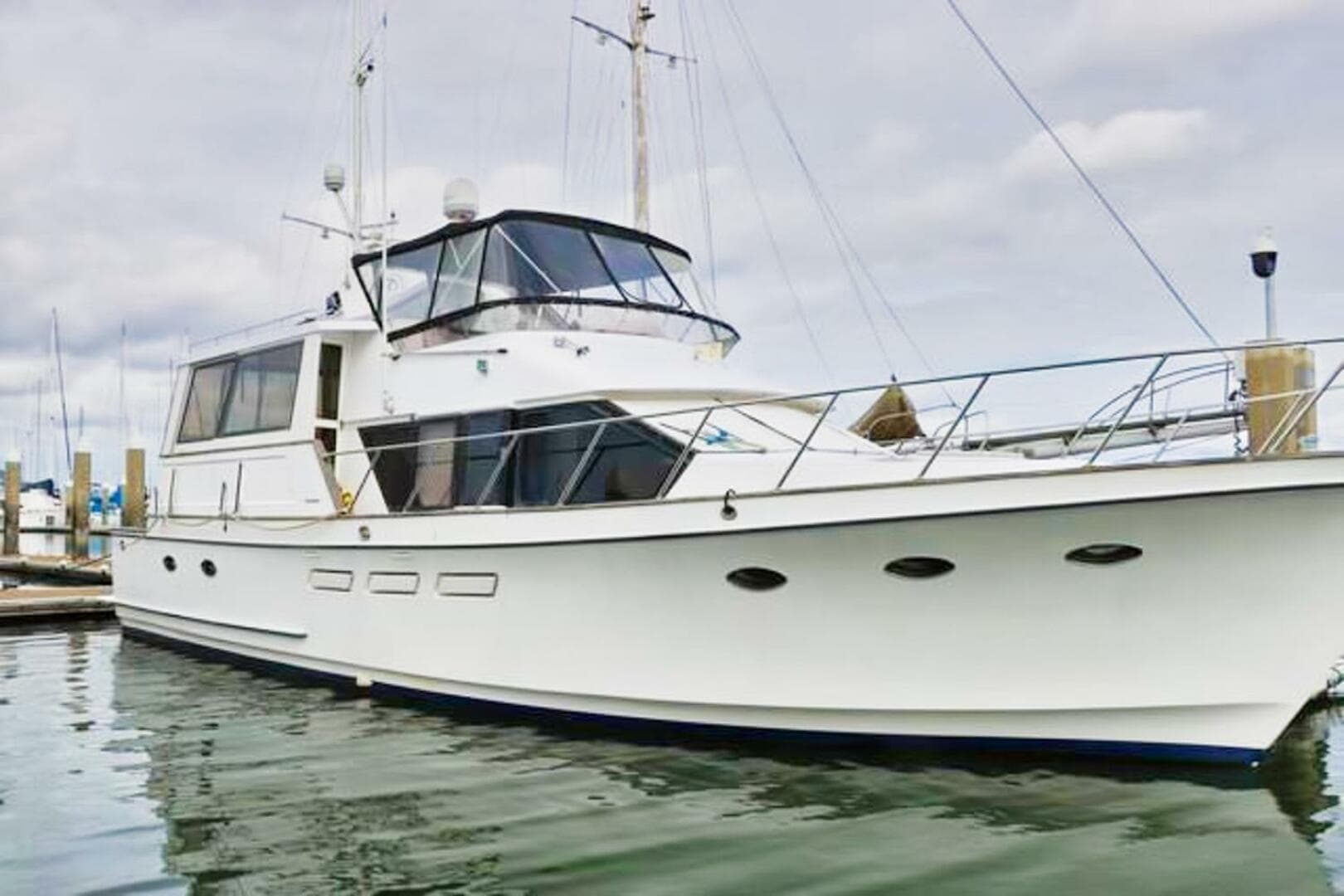 1988 Ocean Alexander Cockpit Motor Yacht 54 — photo 2