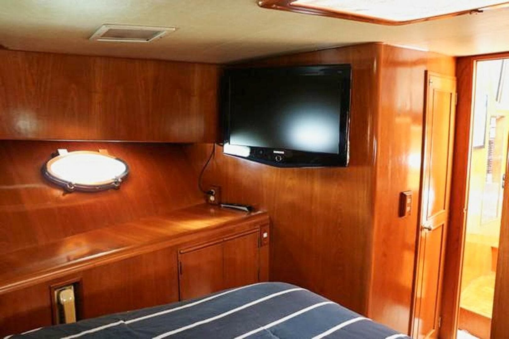 1988 Ocean Alexander Cockpit Motor Yacht 54 — photo 43