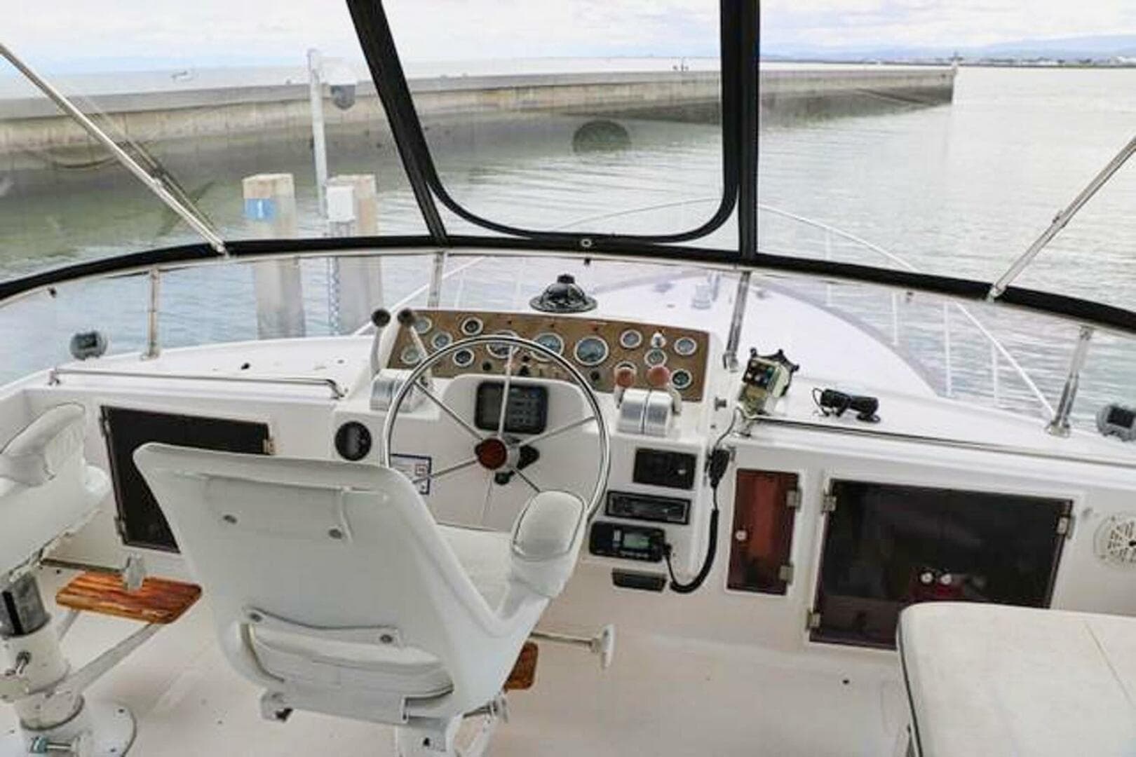 1988 Ocean Alexander Cockpit Motor Yacht 54 — photo 14