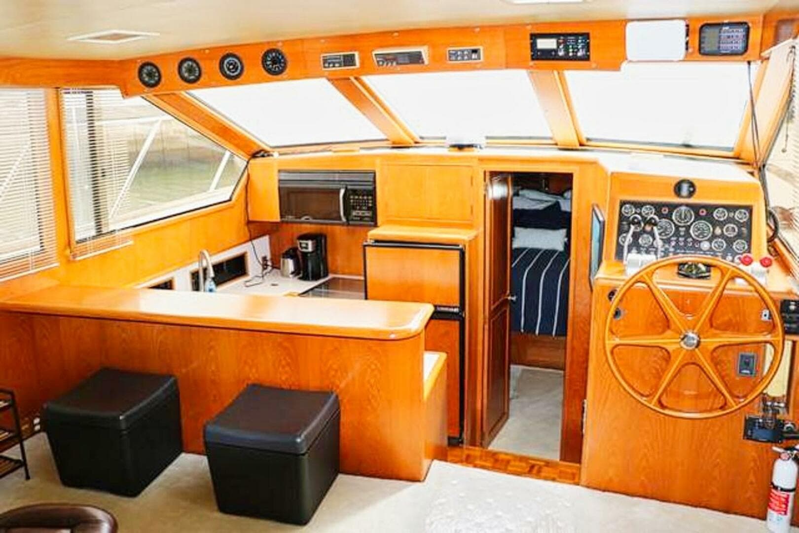 1988 Ocean Alexander Cockpit Motor Yacht 54 — photo 24