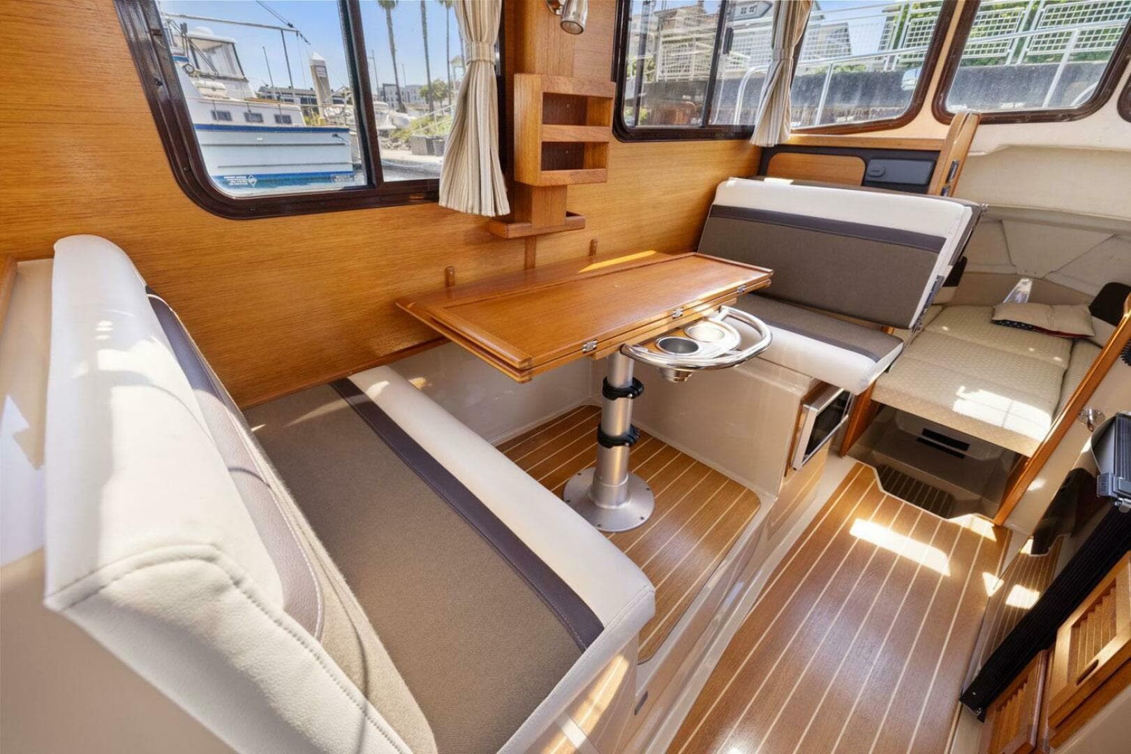 2014 Ranger Tugs R-27 — photo 30