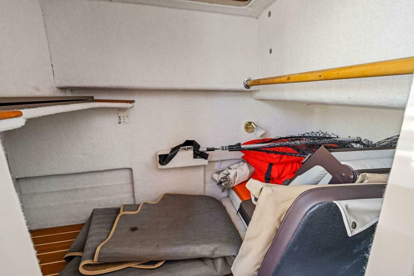 2014 Ranger Tugs R-27 — photo 44