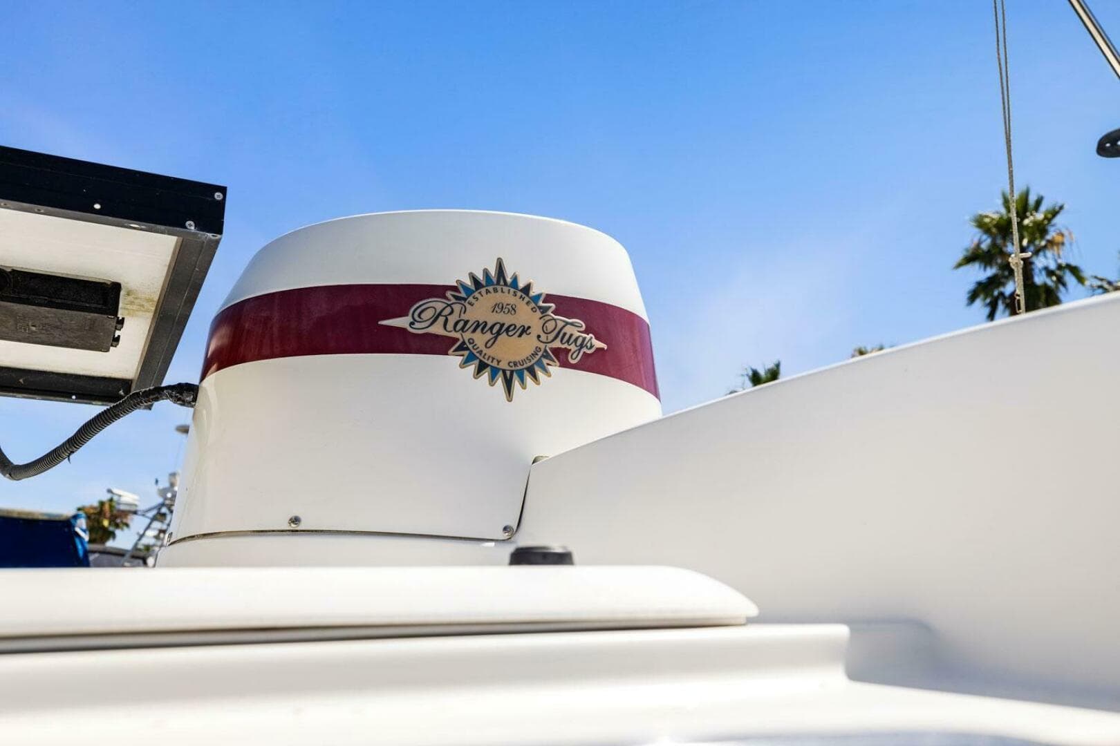 2014 Ranger Tugs R-27 — photo 17