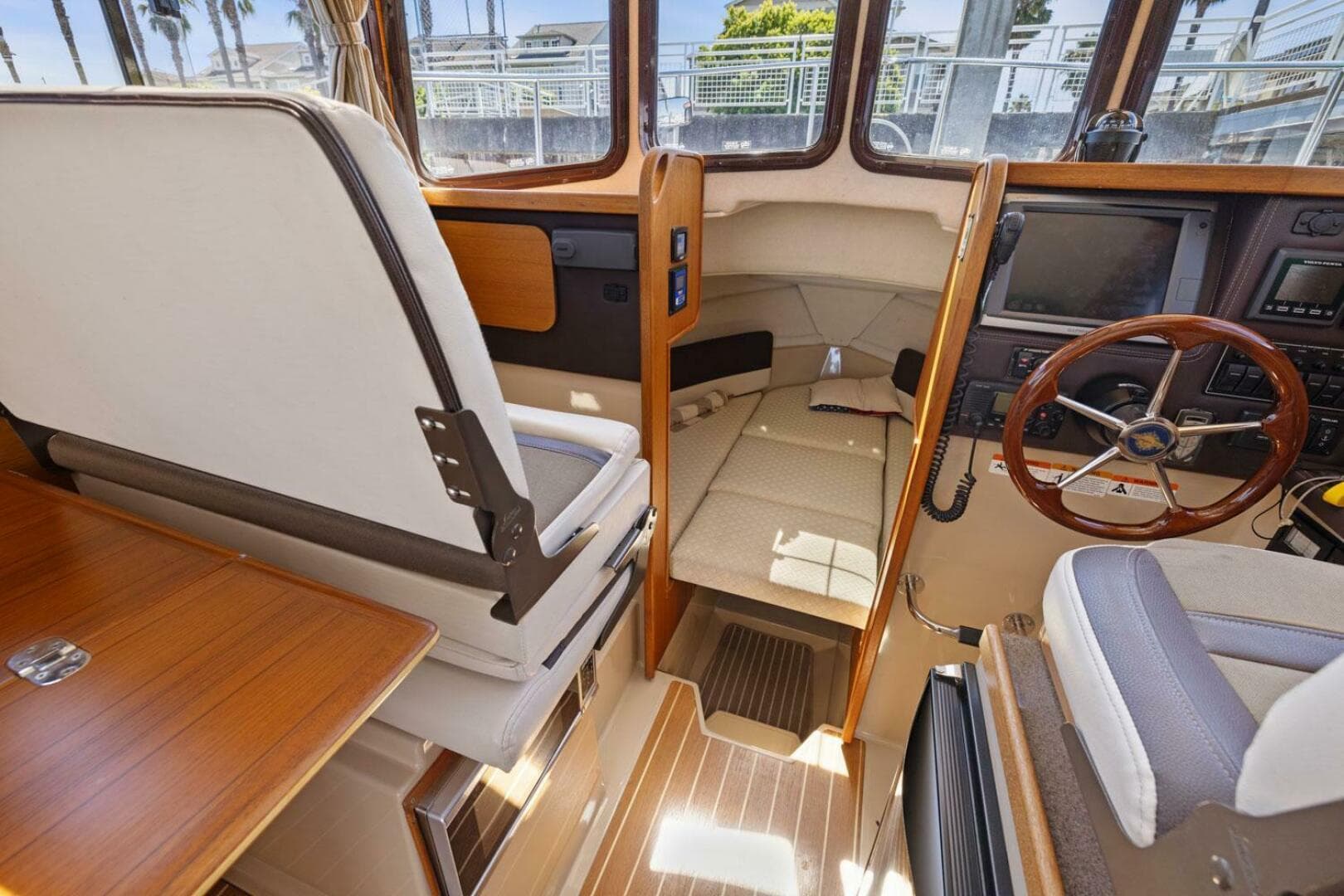 2014 Ranger Tugs R-27 — photo 34