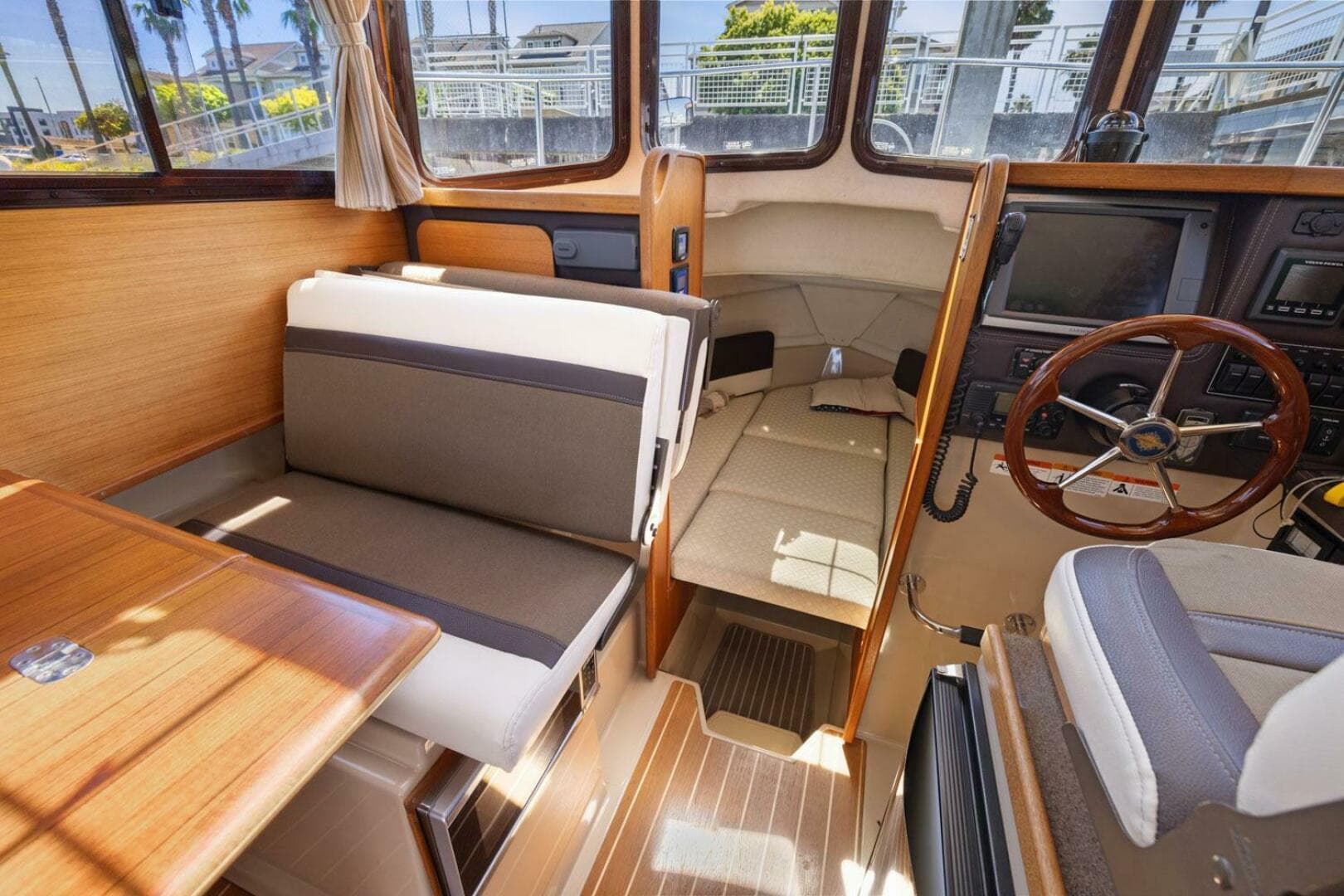 2014 Ranger Tugs R-27 — photo 33