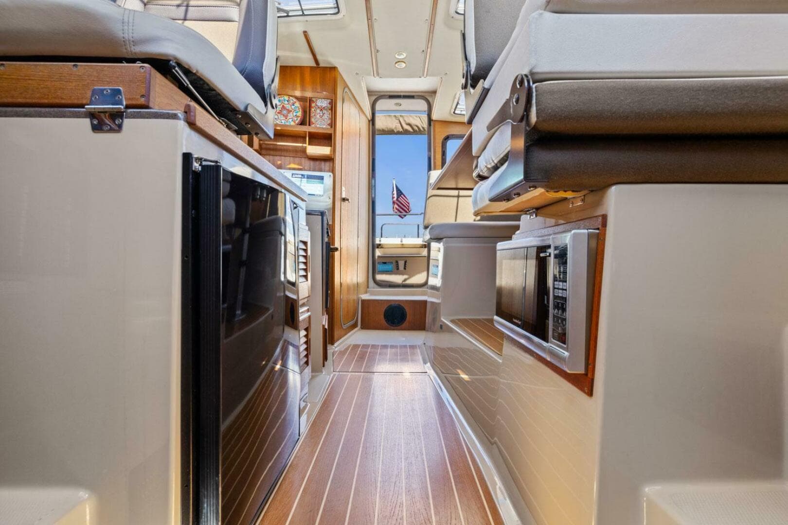 2014 Ranger Tugs R-27 — photo 39