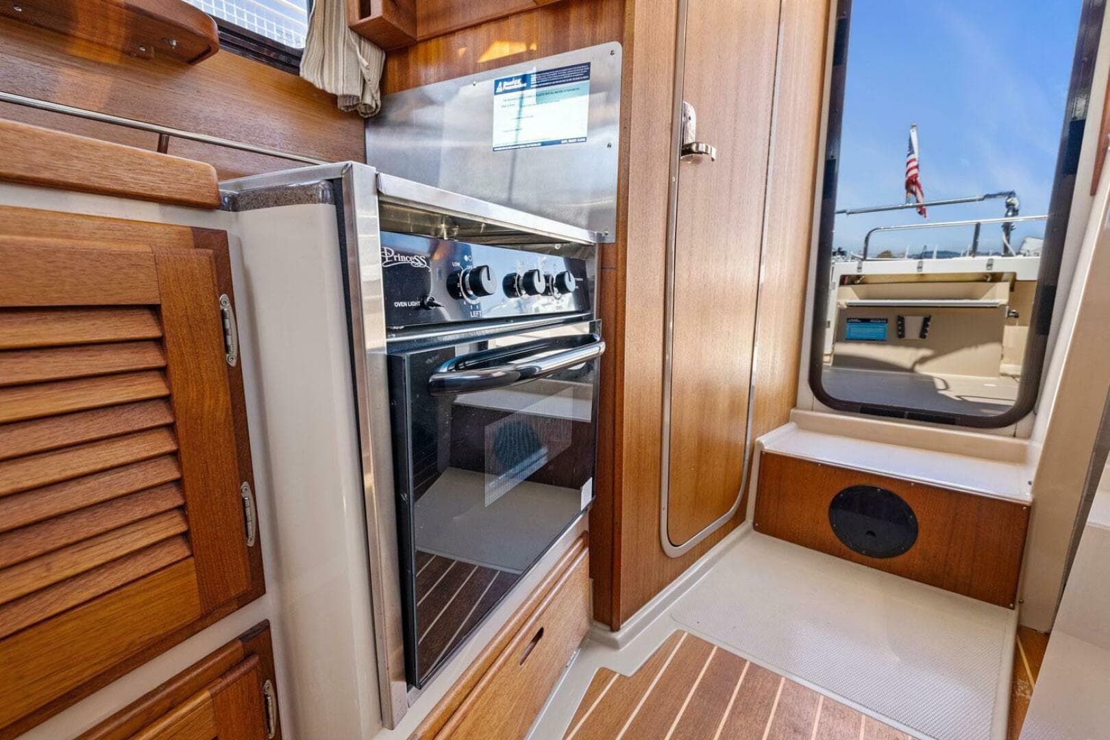 2014 Ranger Tugs R-27 — photo 43