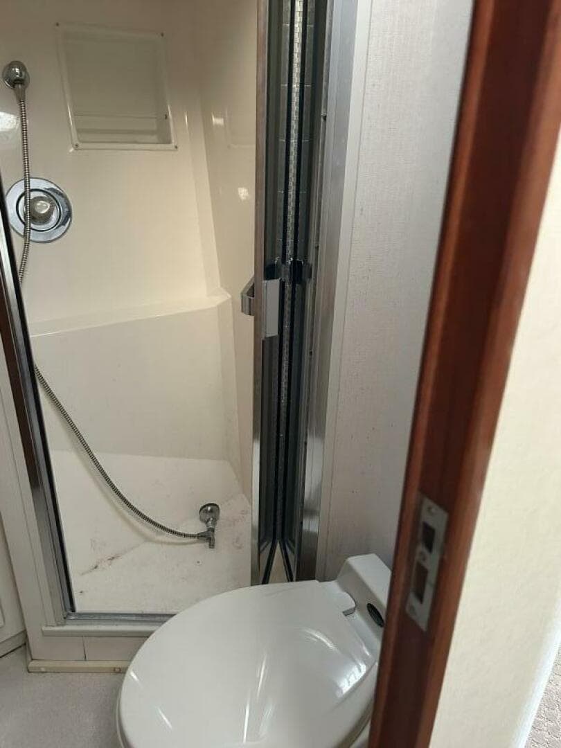 1997 Viking 43 Open — photo 21