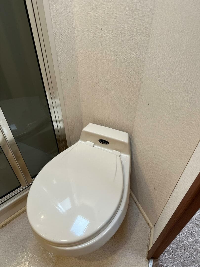 1997 Viking 43 Open — photo 22