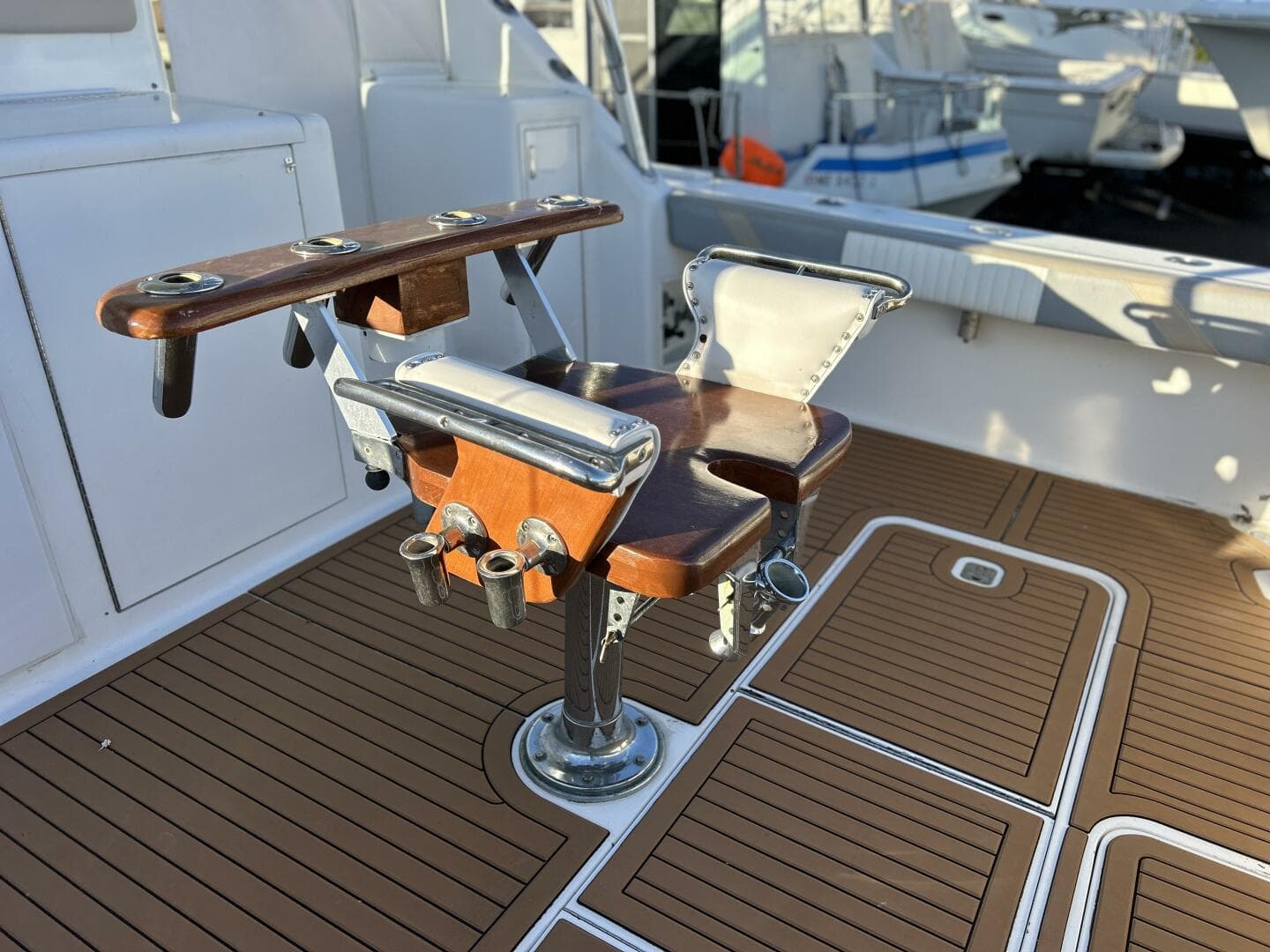 1997 Viking 43 Open — photo 8