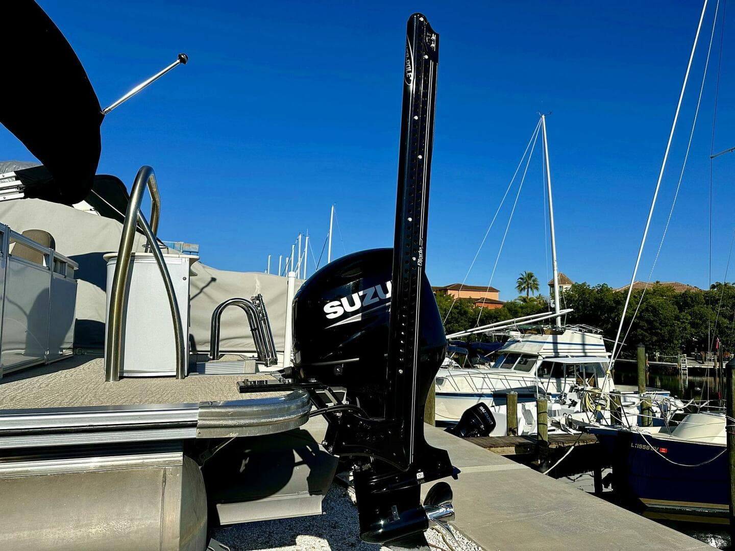 2022 Tahoe Ltz 2285 Ent Tritoon — photo 7