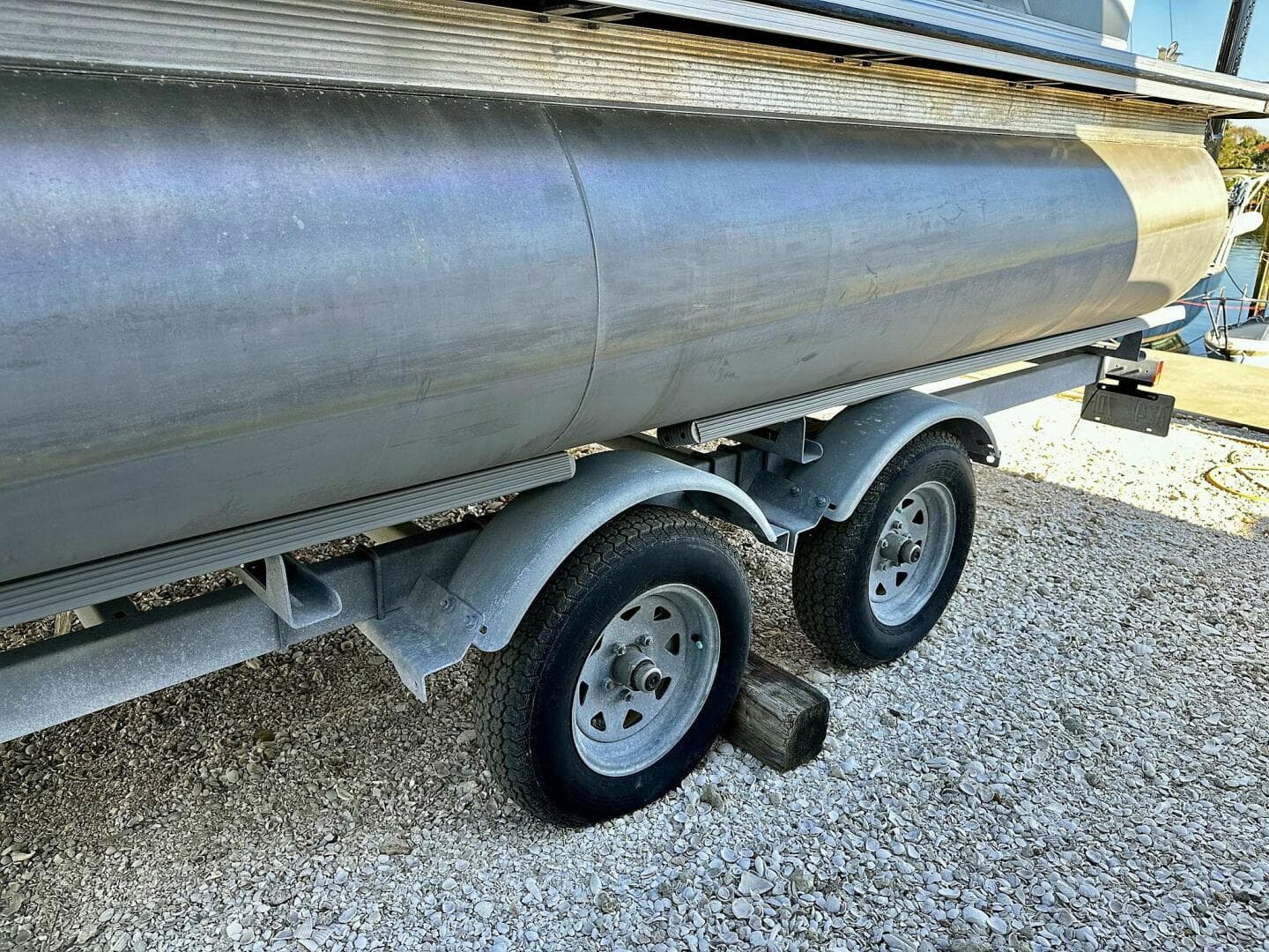 2022 Tahoe Ltz 2285 Ent Tritoon — photo 26