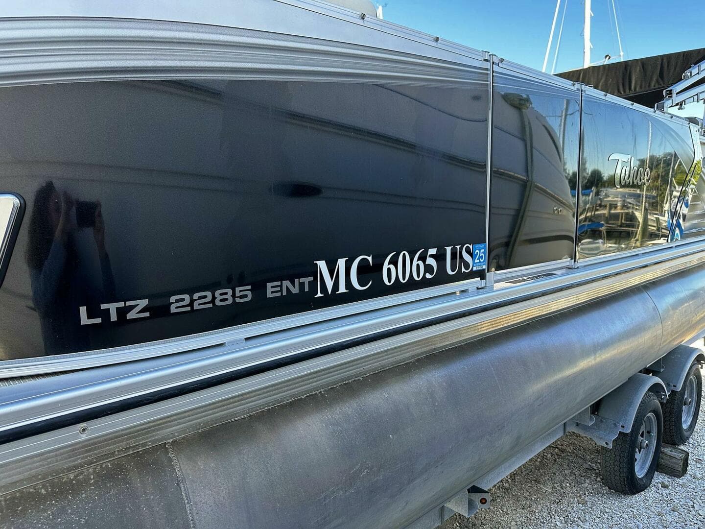 2022 Tahoe Ltz 2285 Ent Tritoon — photo 21