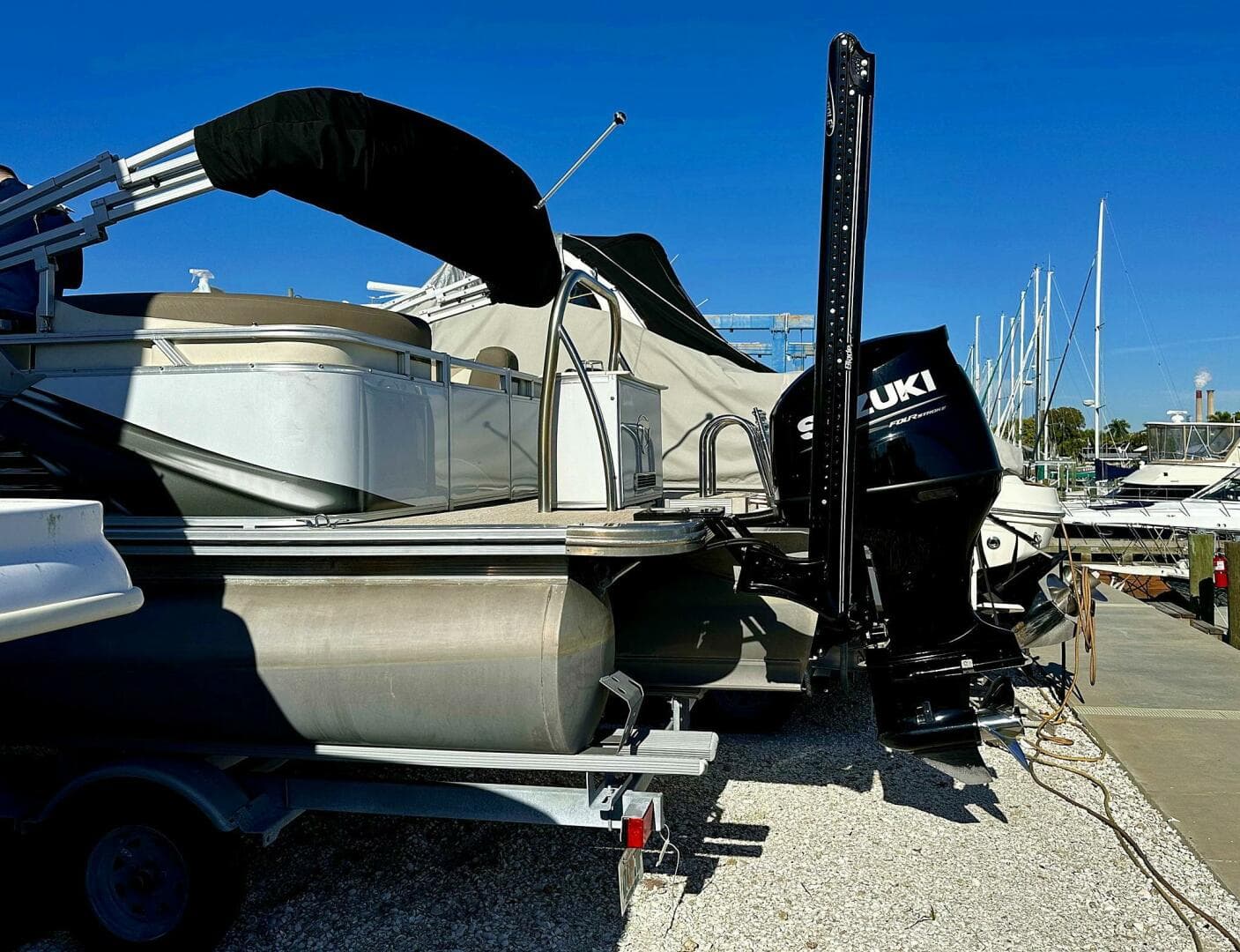 2022 Tahoe Ltz 2285 Ent Tritoon — photo 5