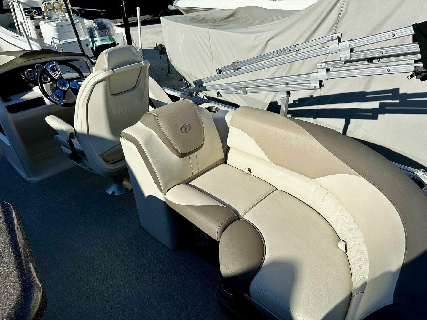 2022 Tahoe Ltz 2285 Ent Tritoon — photo 59