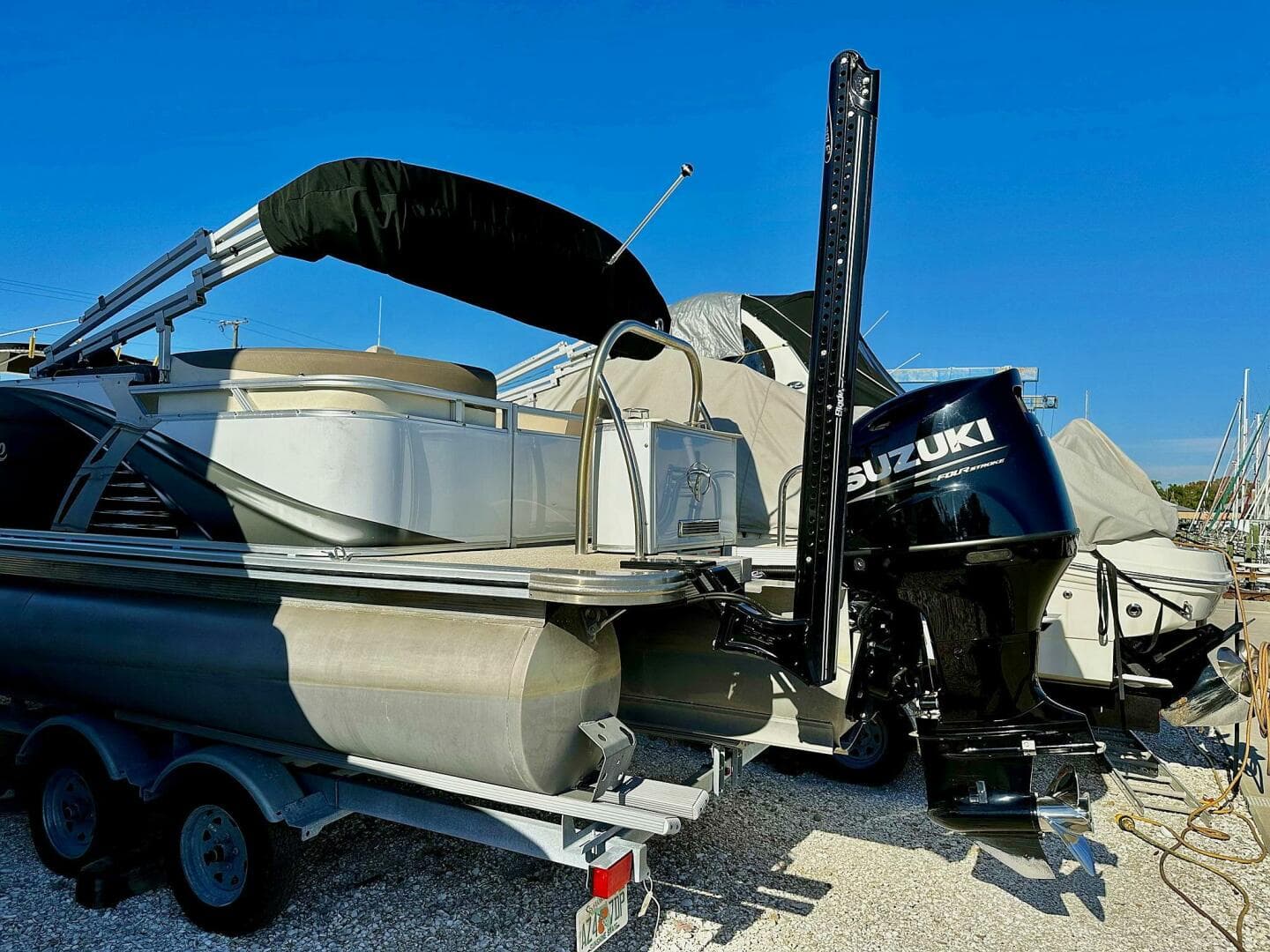 2022 Tahoe Ltz 2285 Ent Tritoon — photo 6