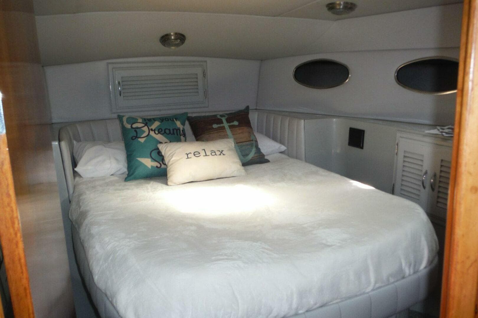 1990 Mediterranean 38 Sport Fish — photo 14