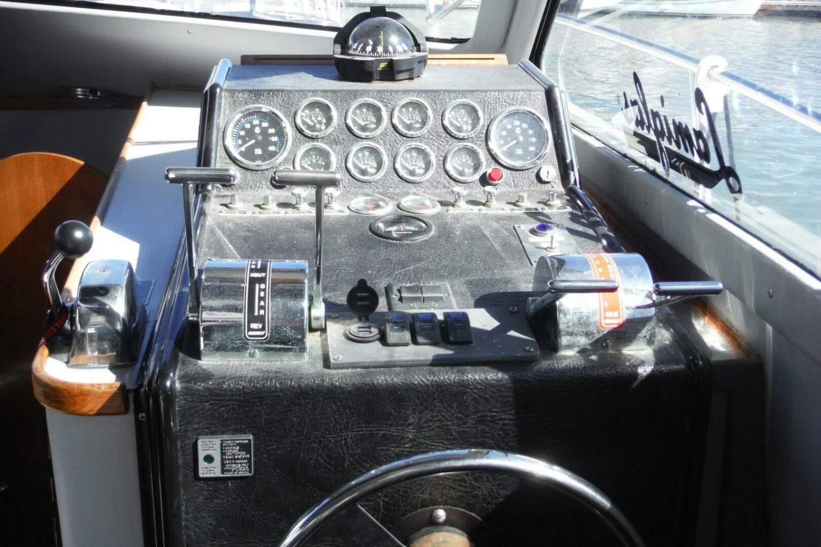 1990 Mediterranean 38 Sport Fish — photo 9