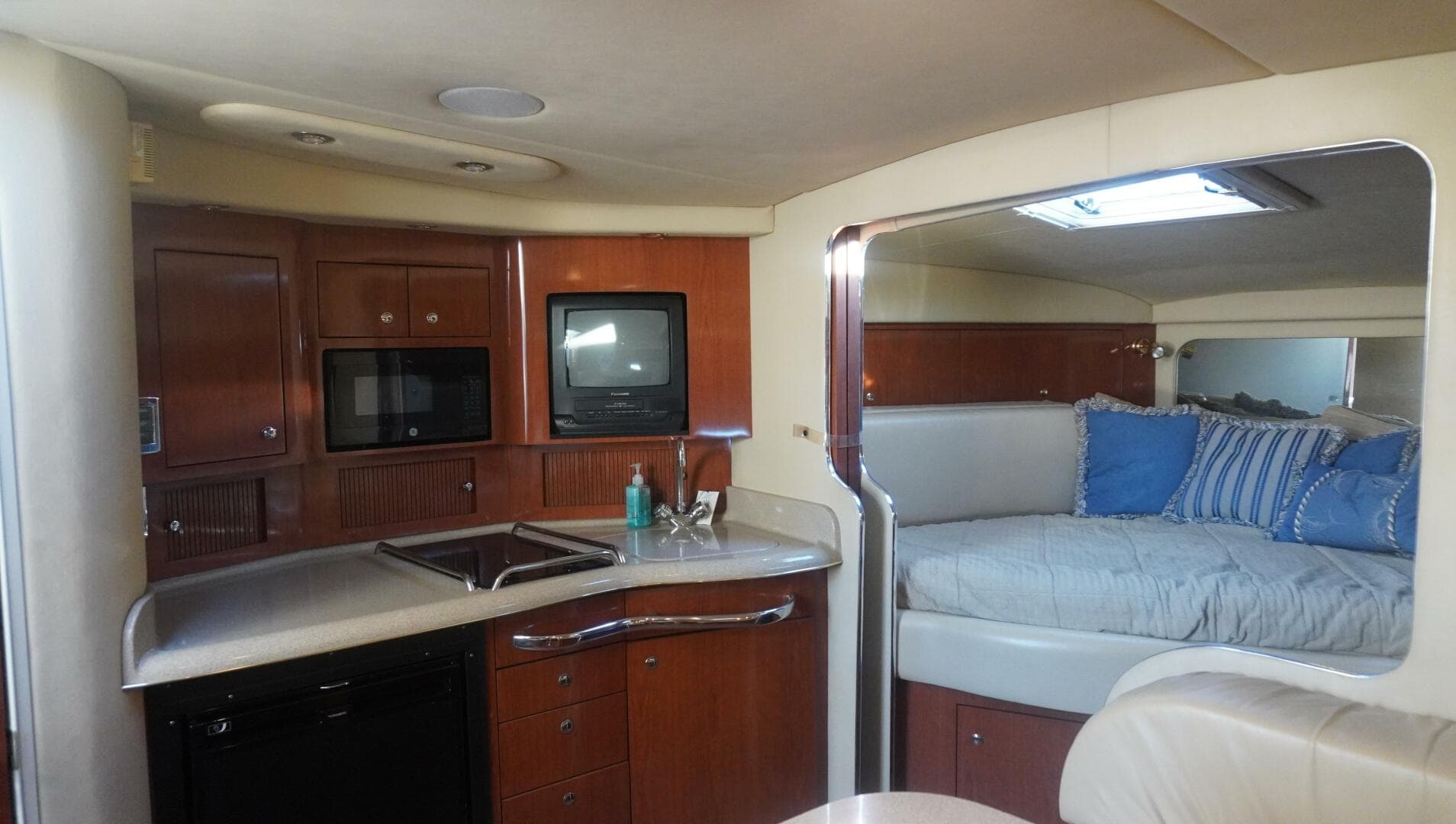 2002 Sea Ray 340 Amberjack — photo 34
