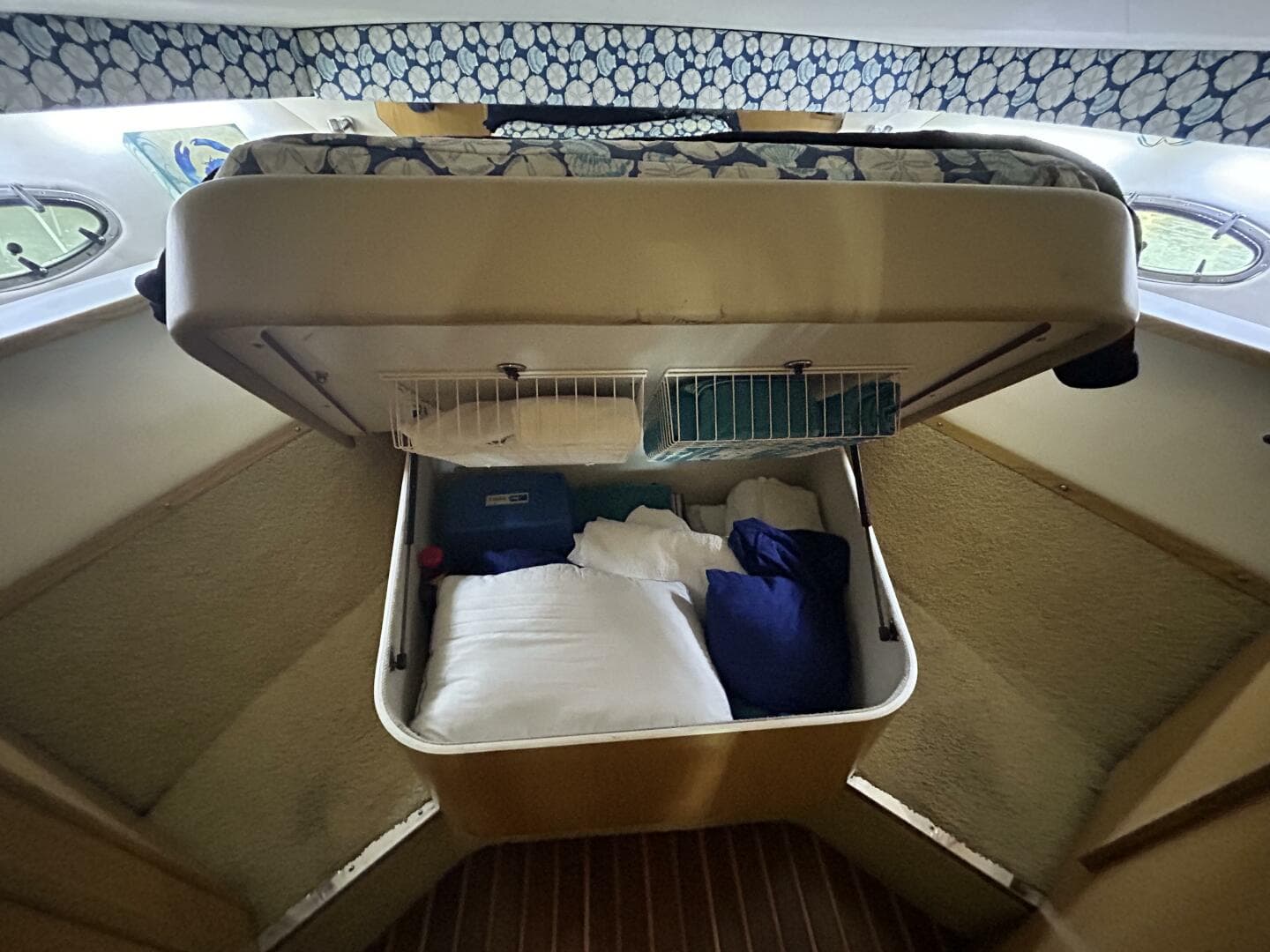 2002 Tiara Yachts 3800 Open — photo 20